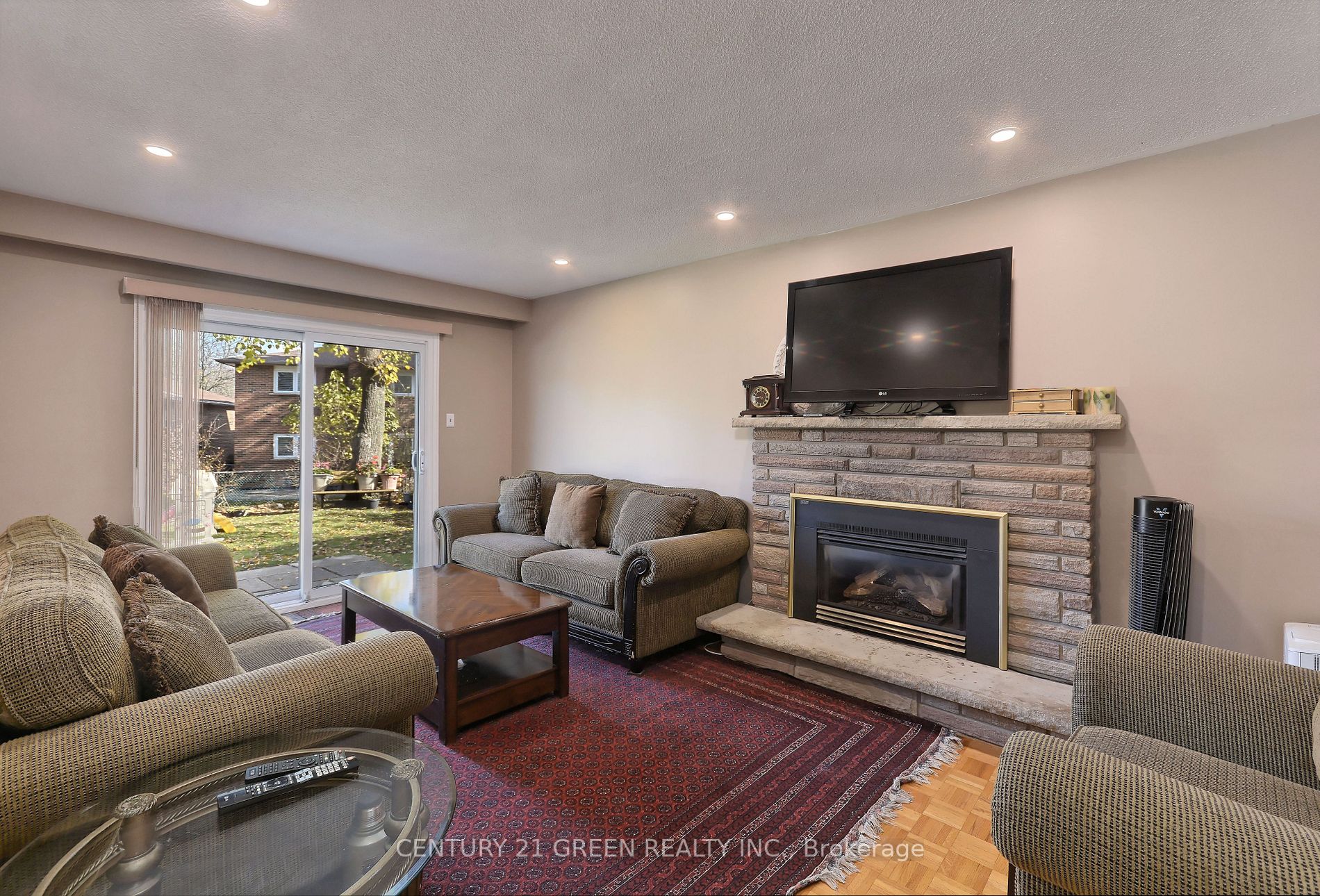 2551 Birch Crescent