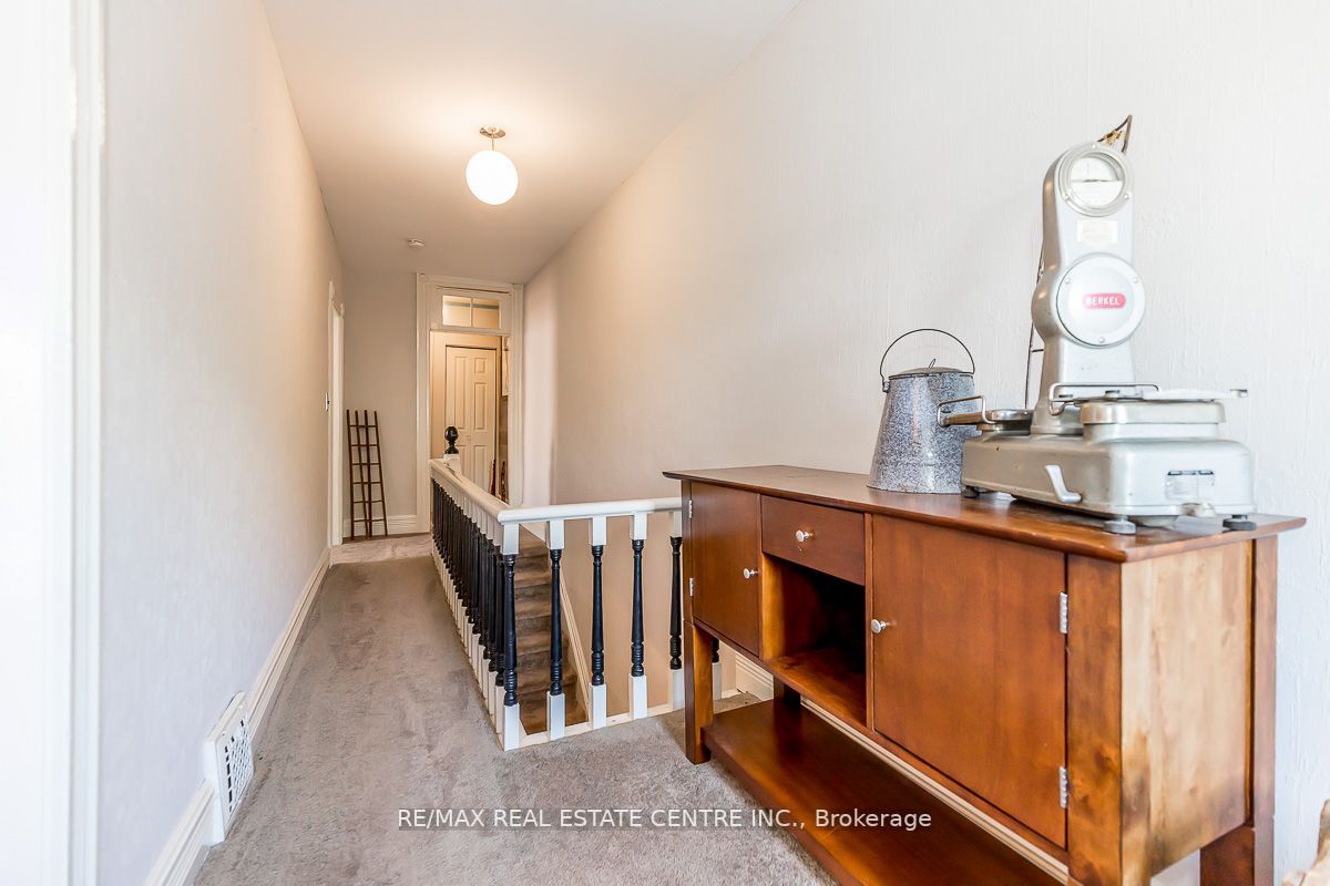 17 First St