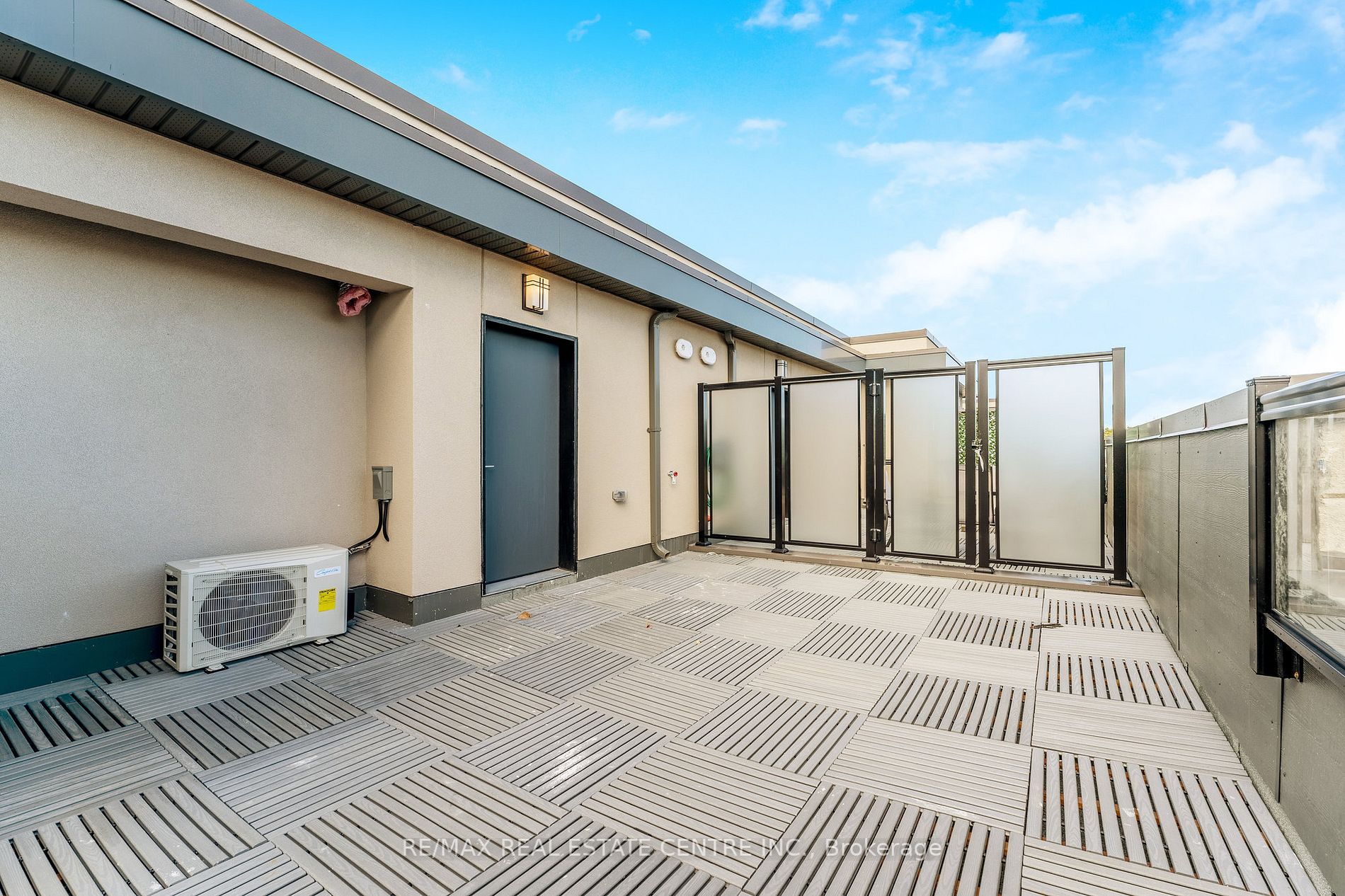 1085 Douglas Mccurdy Comm, #215