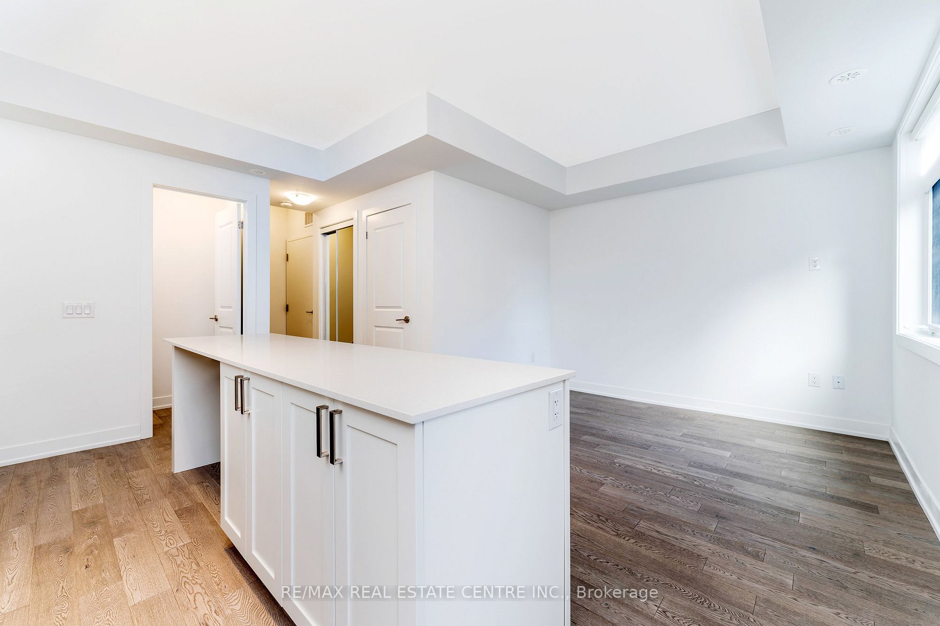 1085 Douglas Mccurdy Comm, #215