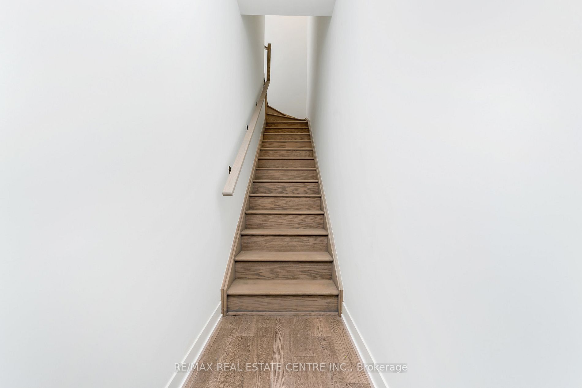 1085 Douglas Mccurdy Comm, #215