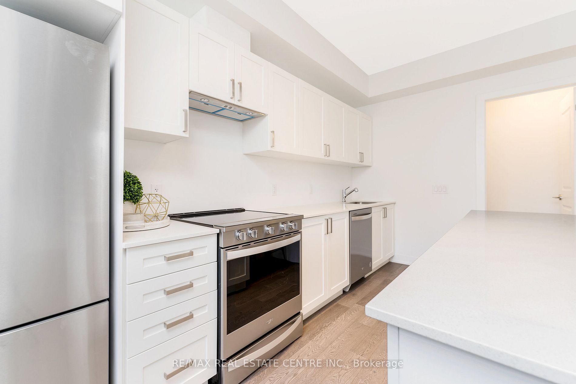 1085 Douglas Mccurdy Comm, #215
