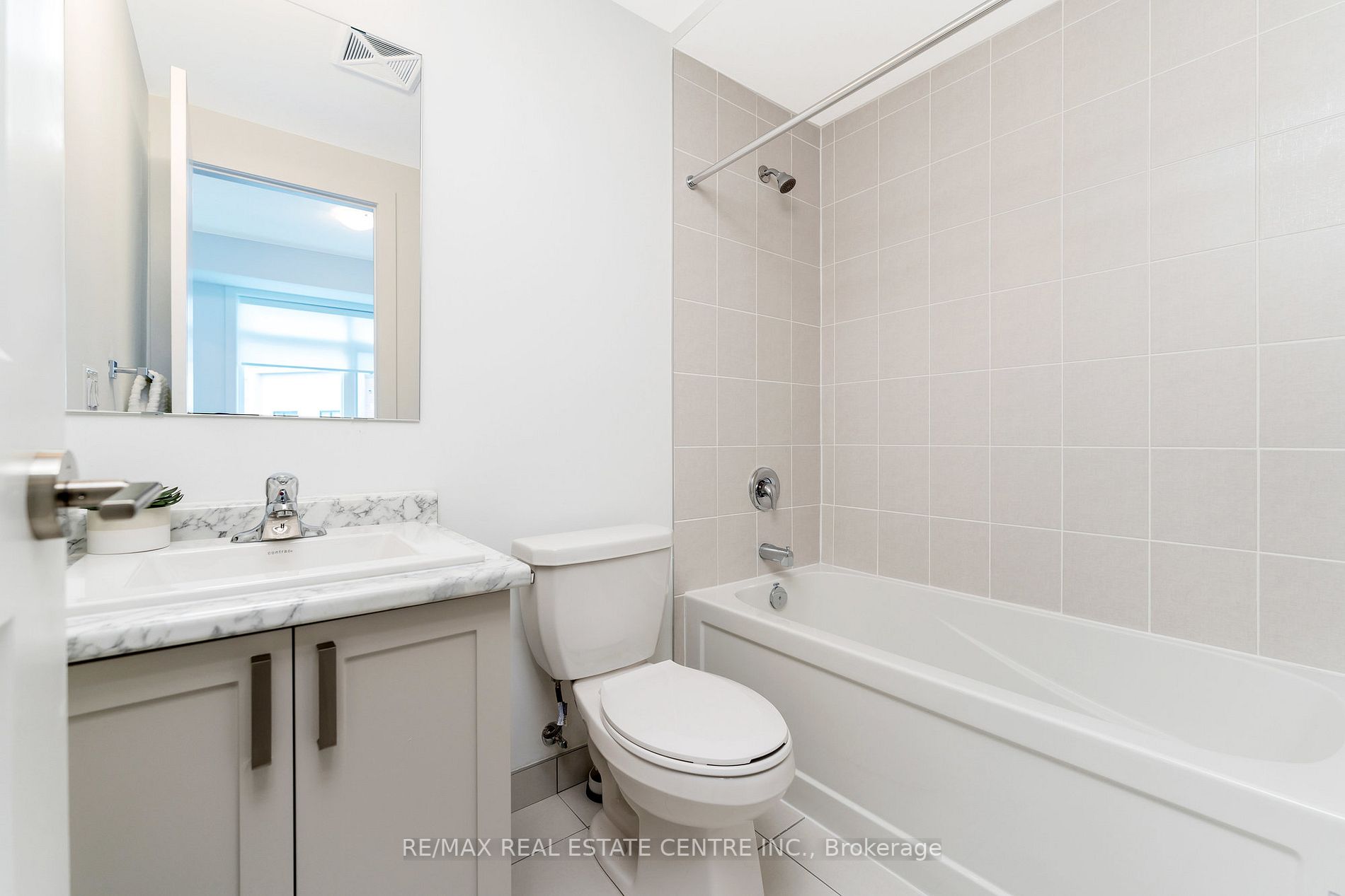 1085 Douglas Mccurdy Comm, #215