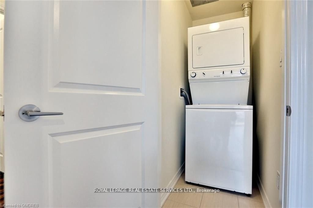 2339 Sawgrass Drive, #306