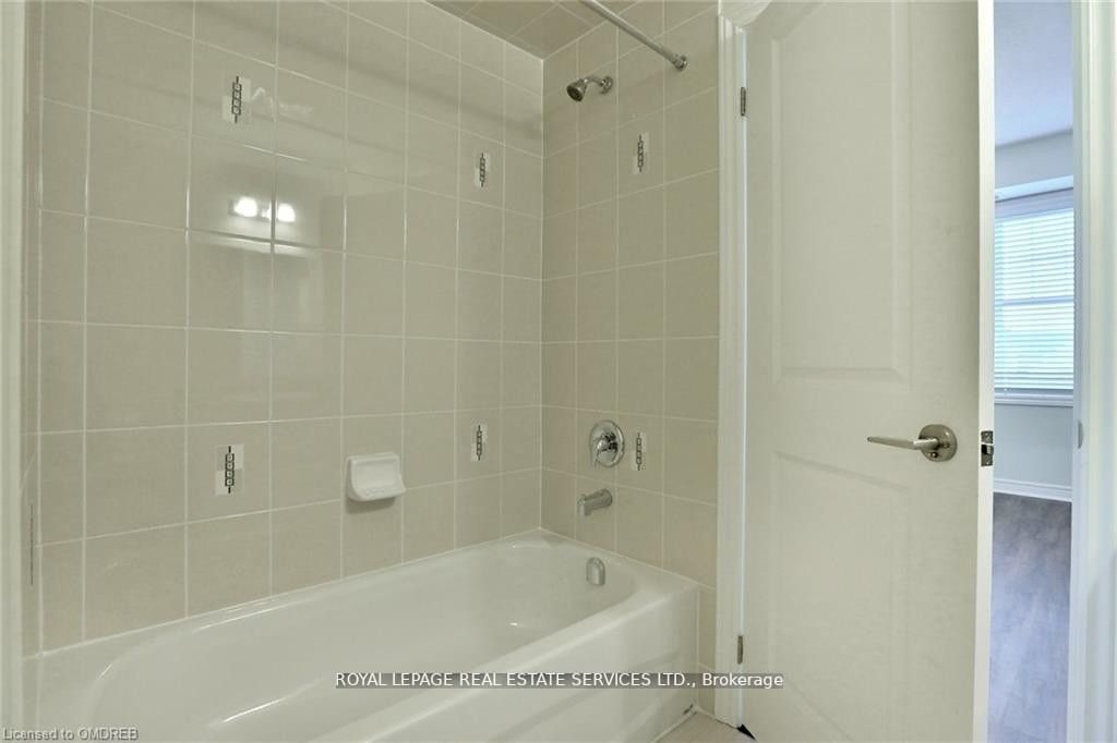 2339 Sawgrass Drive, #306