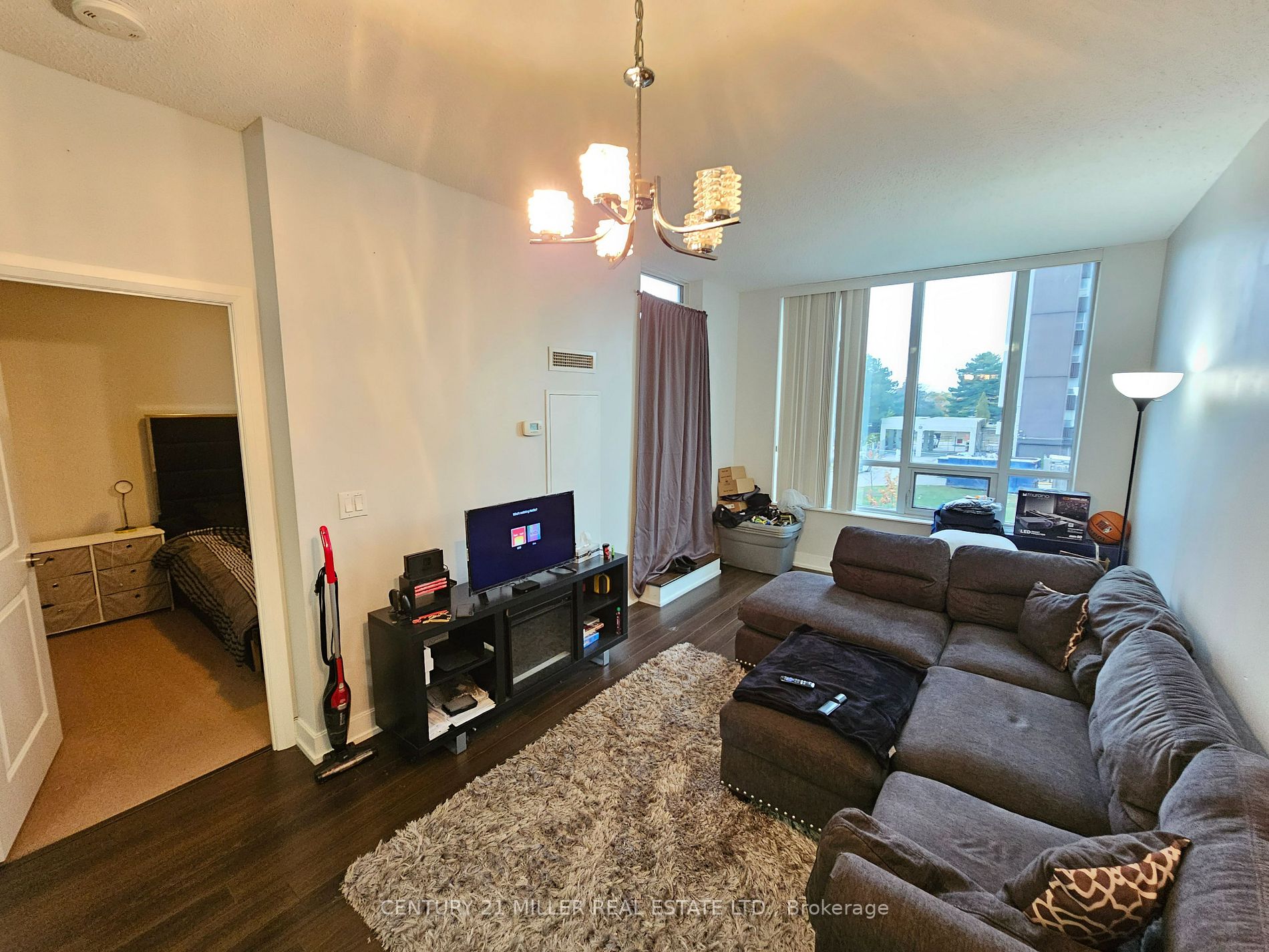 6 Eva Rd, #111