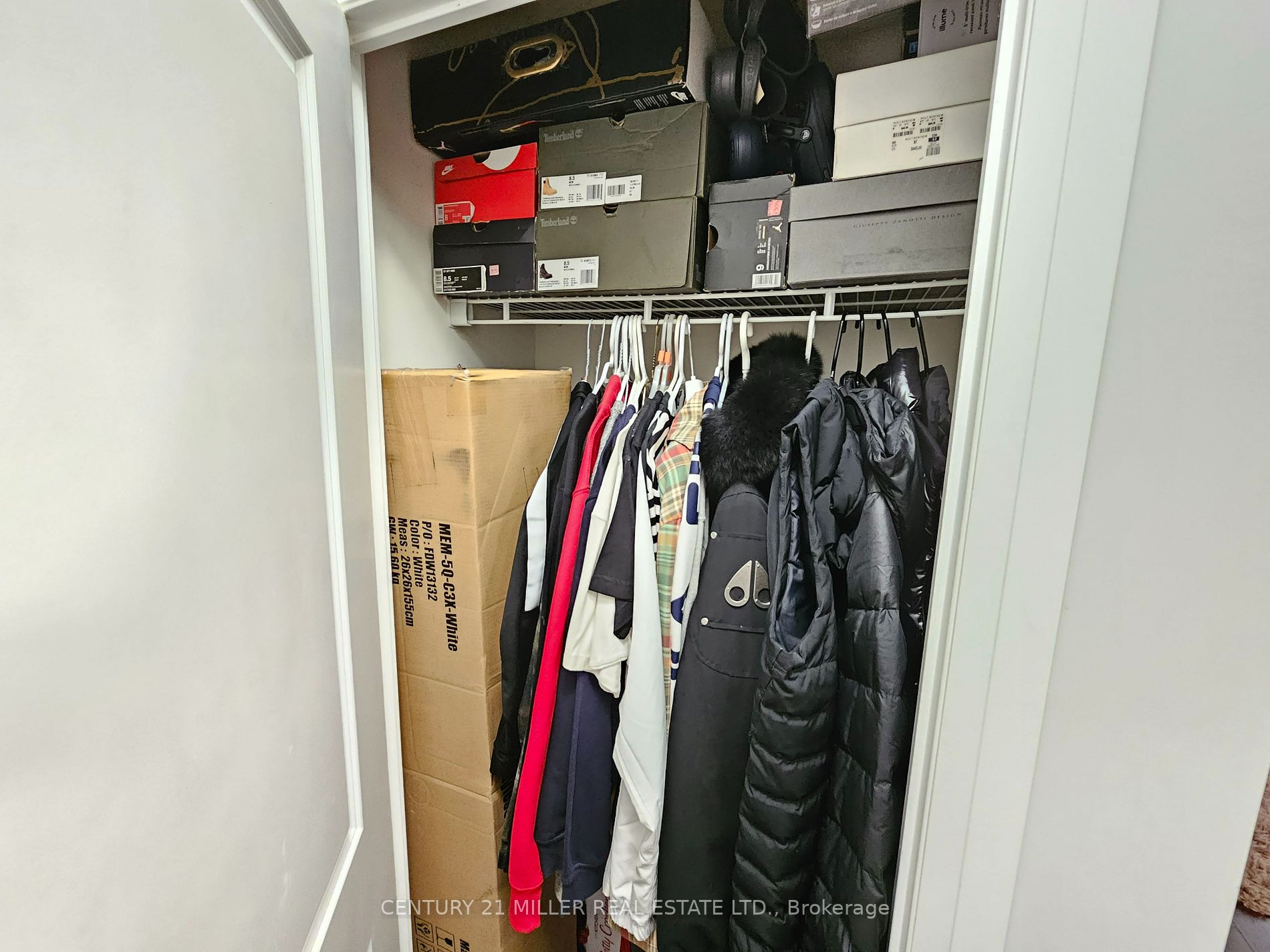 6 Eva Rd, #111