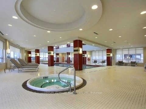 6 Eva Rd, #111