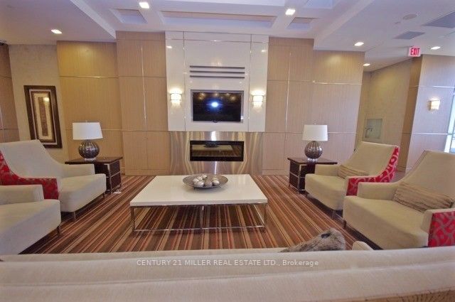 6 Eva Rd, #111