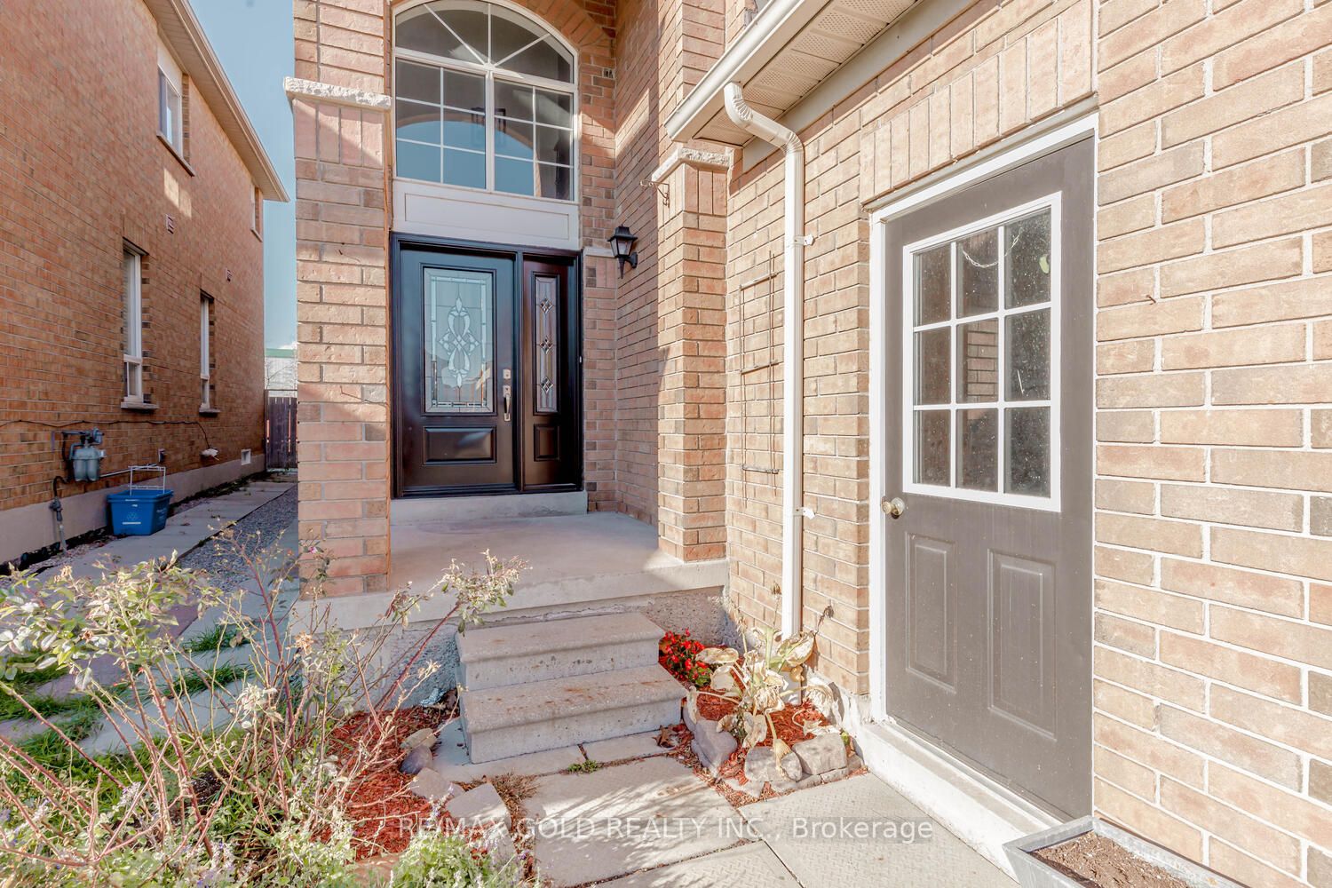 920 Ledbury Cres