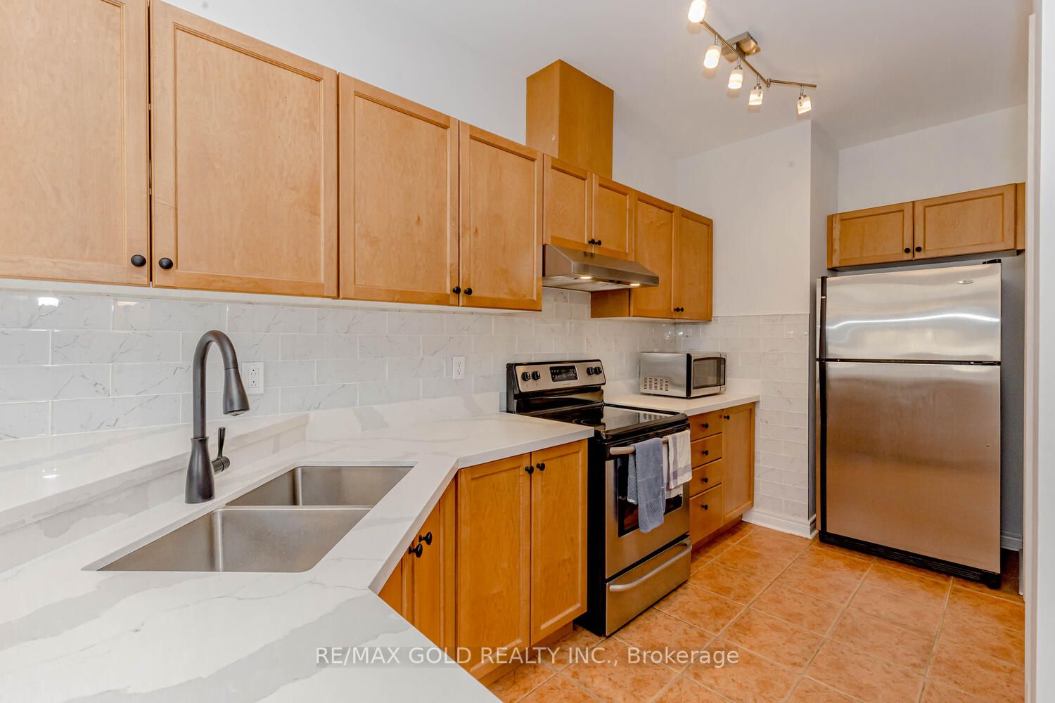 920 Ledbury Cres