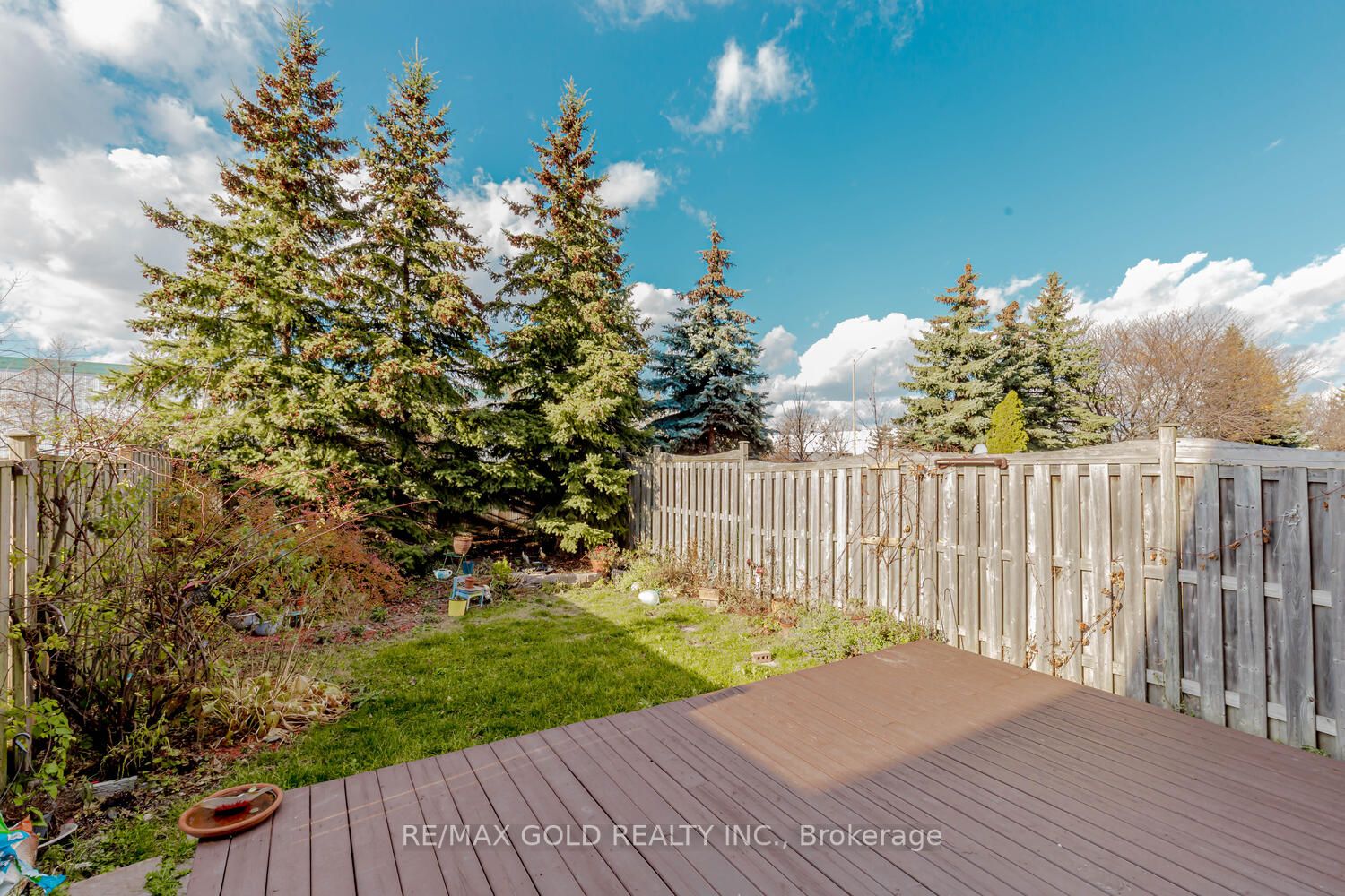 920 Ledbury Cres