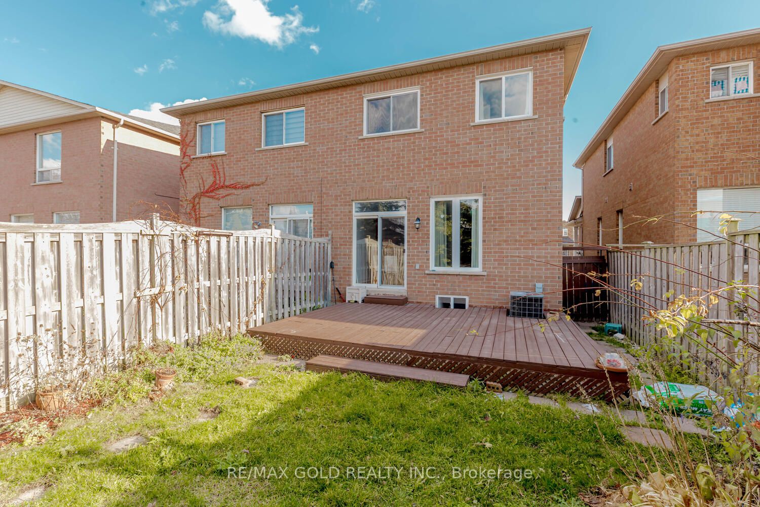 920 Ledbury Cres