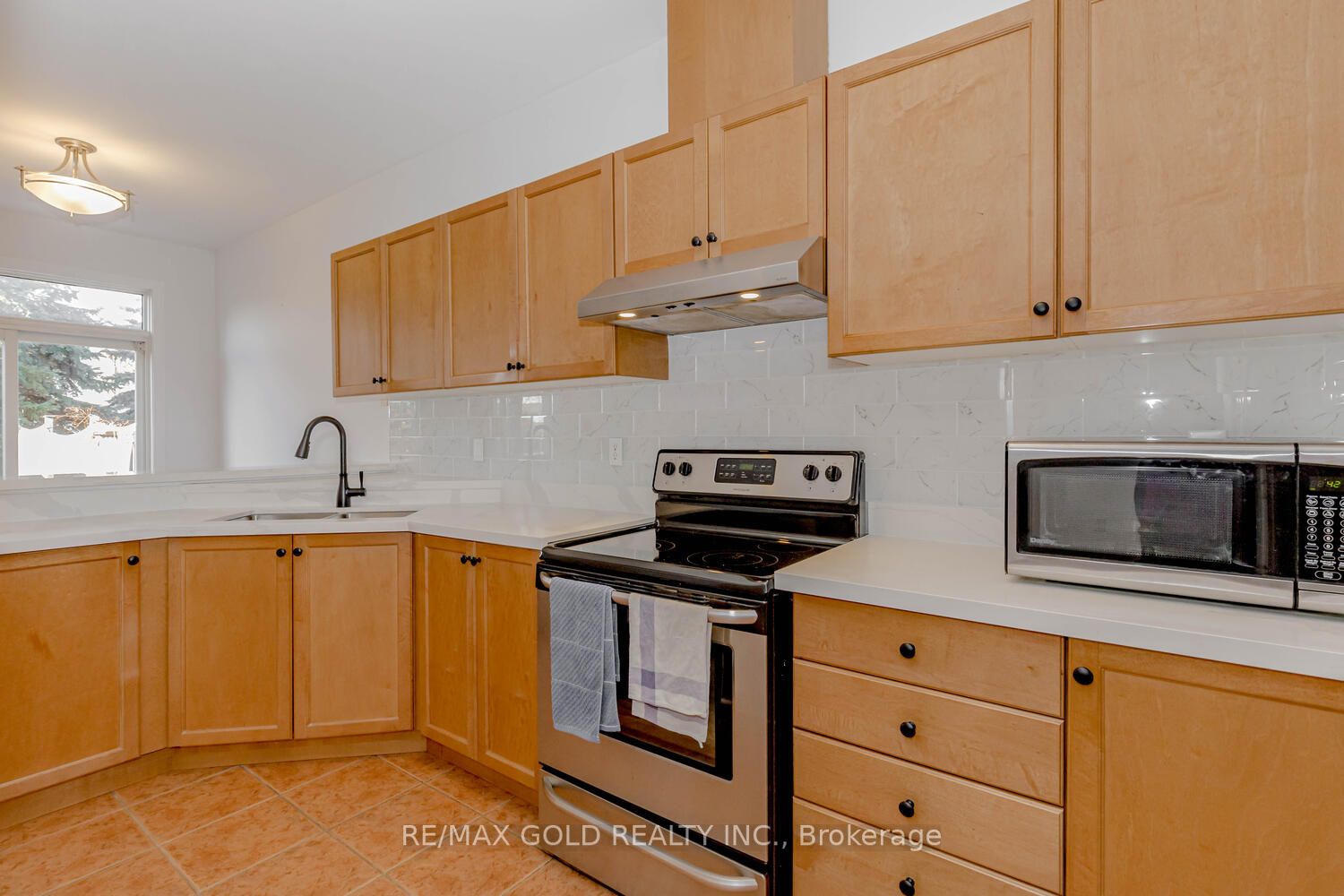 920 Ledbury Cres