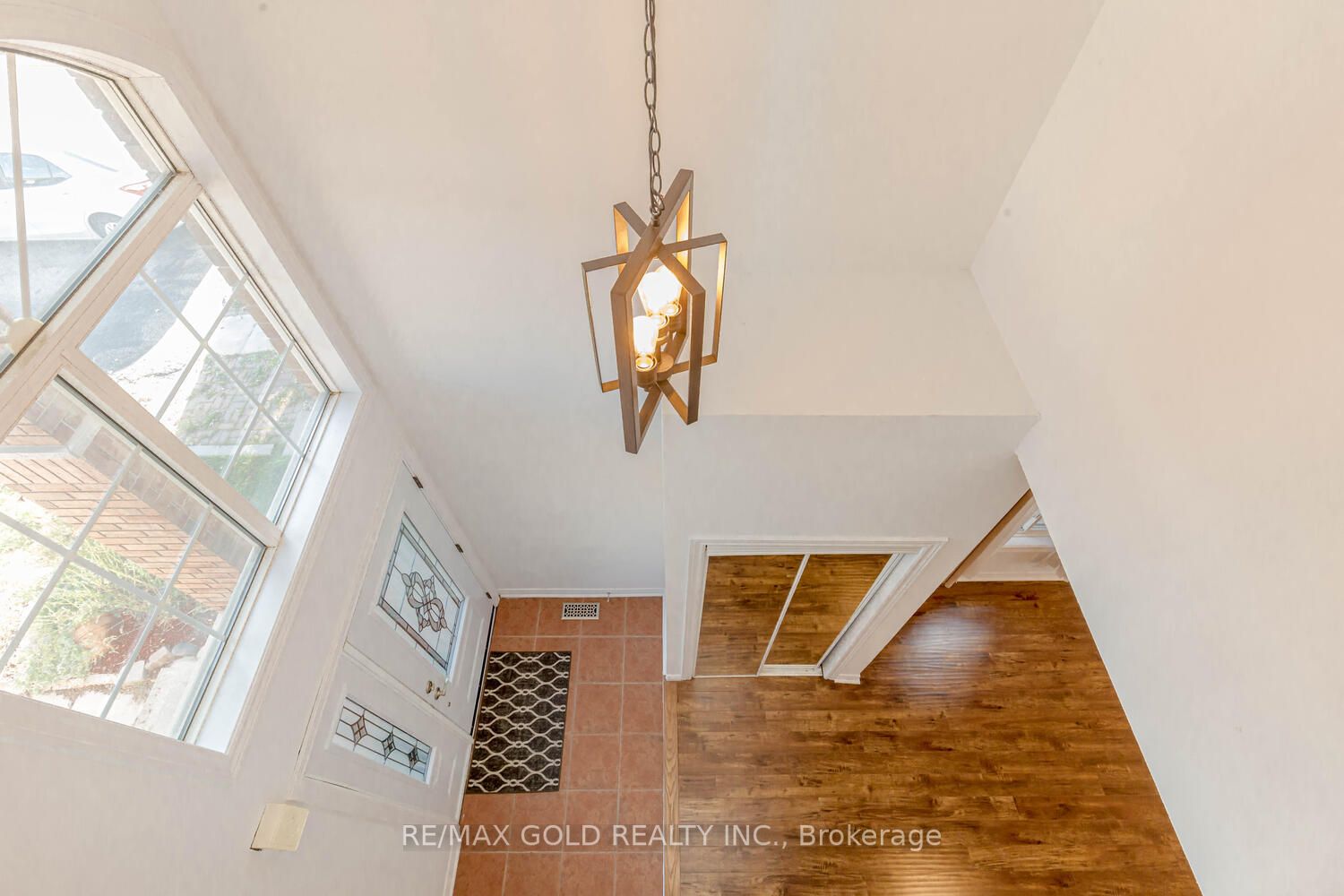 920 Ledbury Cres