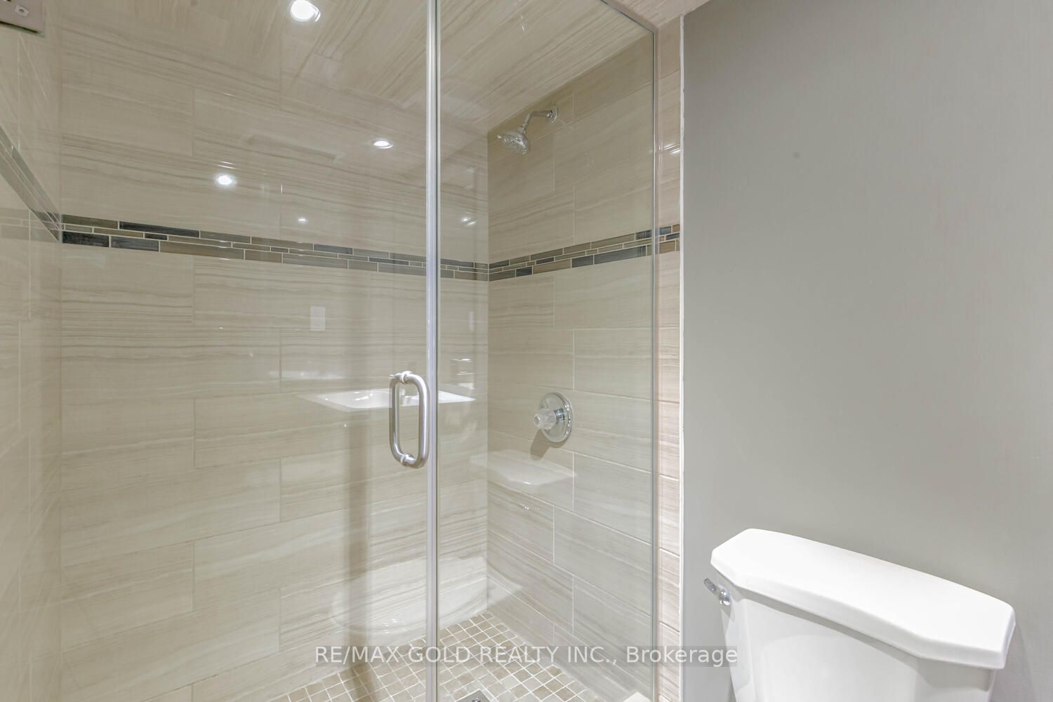 920 Ledbury Cres