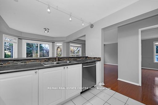 44 Curry Cres