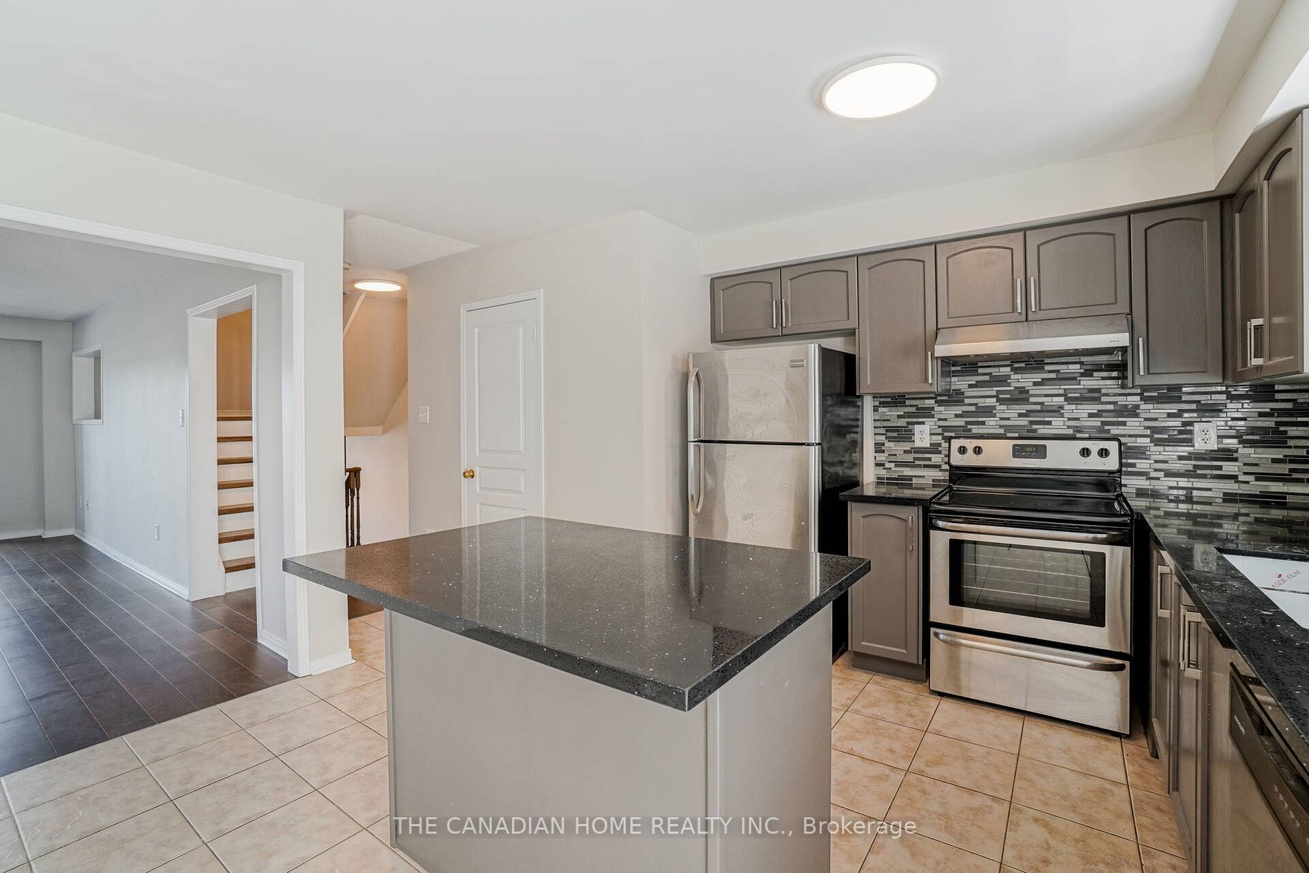 2439 Adamvale Cres