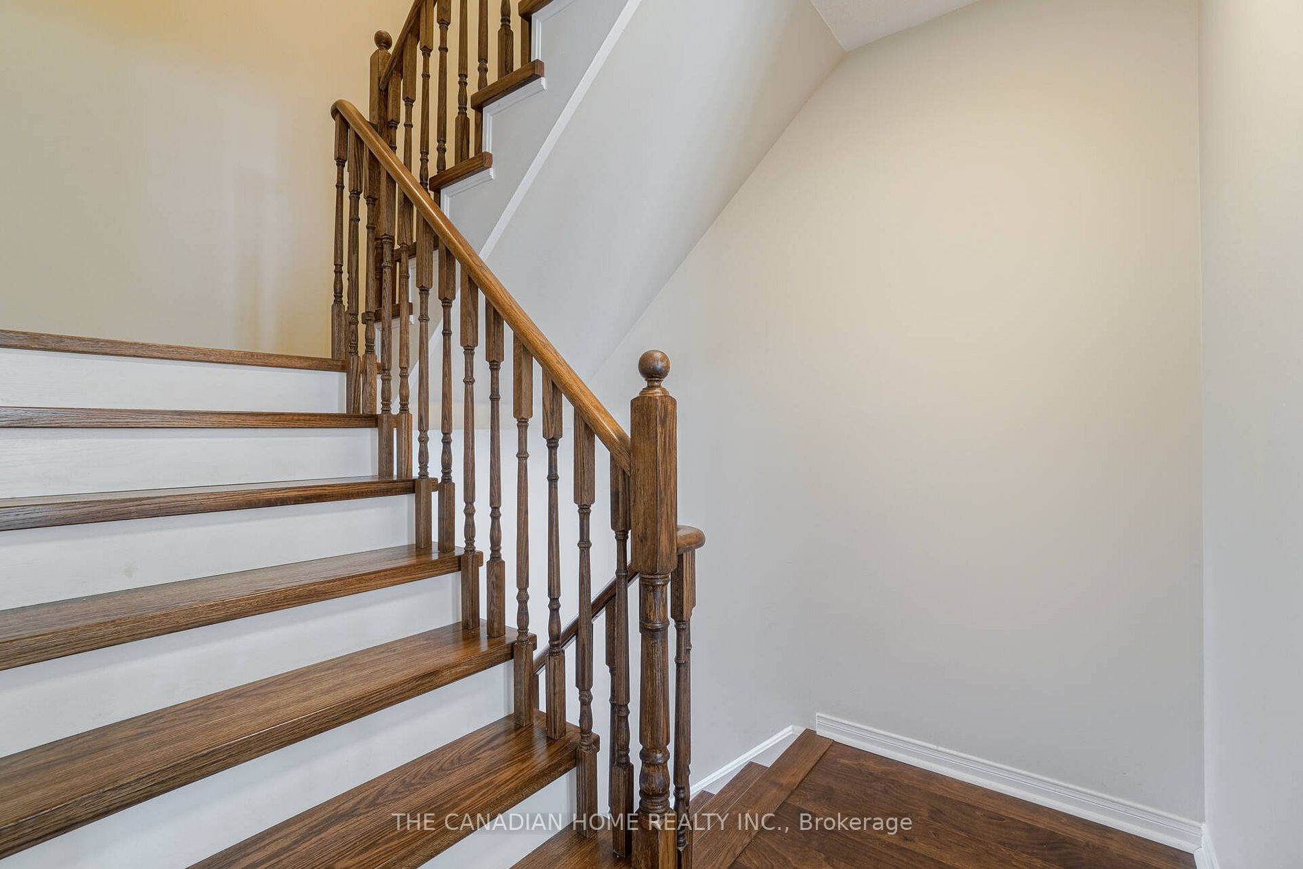 2439 Adamvale Cres