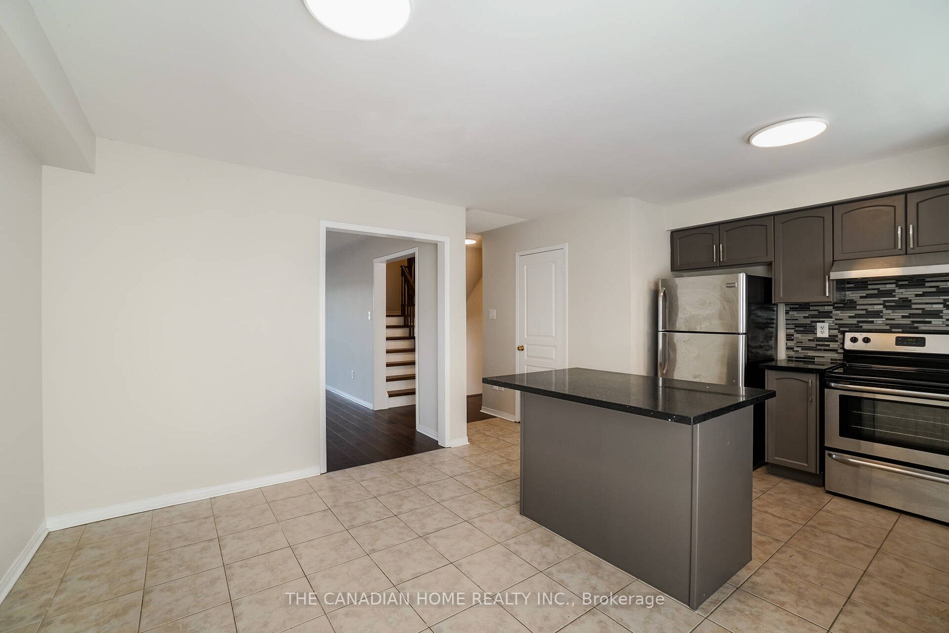2439 Adamvale Cres