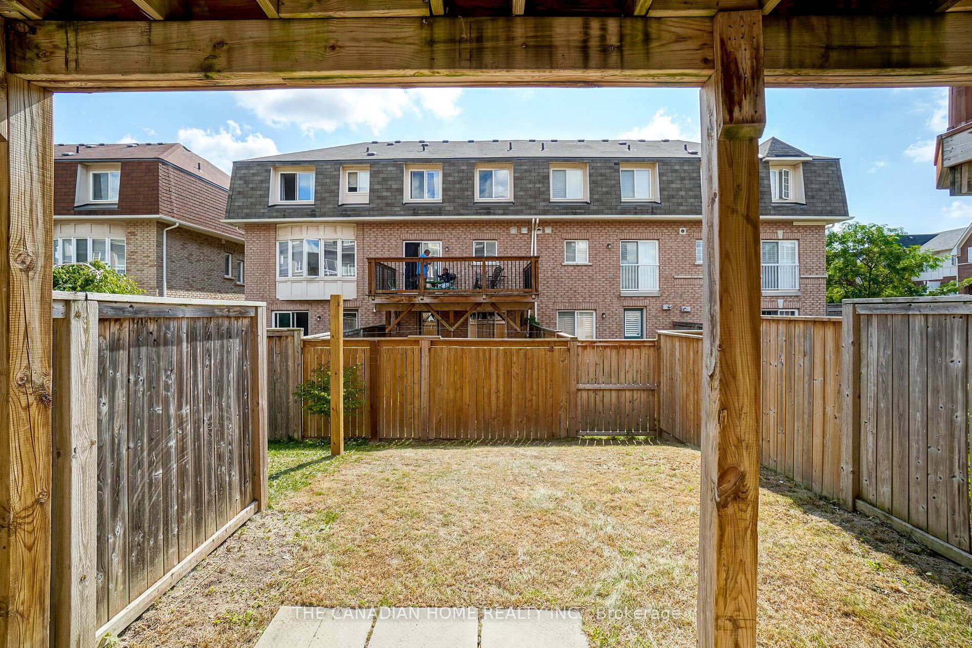 2439 Adamvale Cres