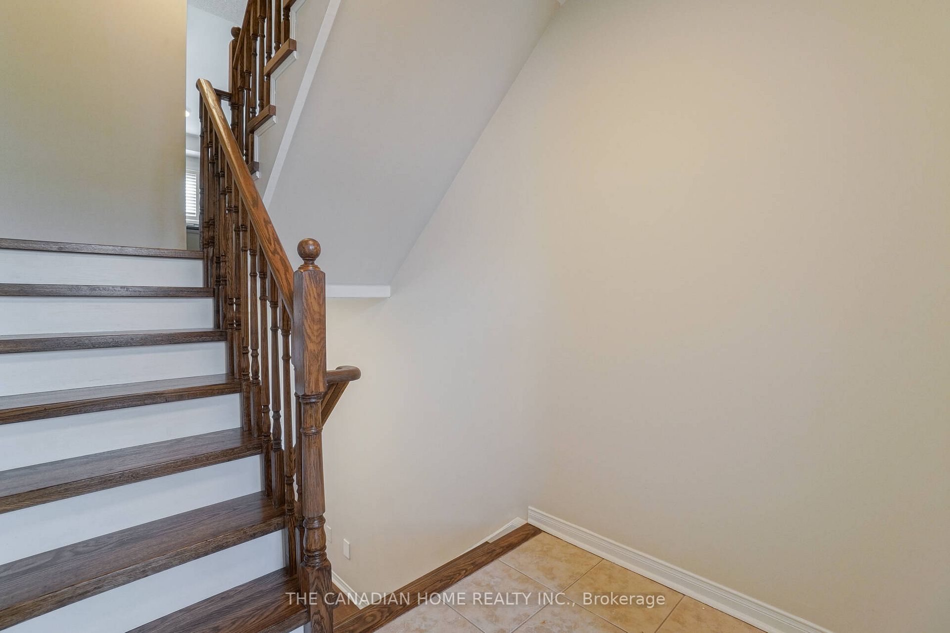 2439 Adamvale Cres
