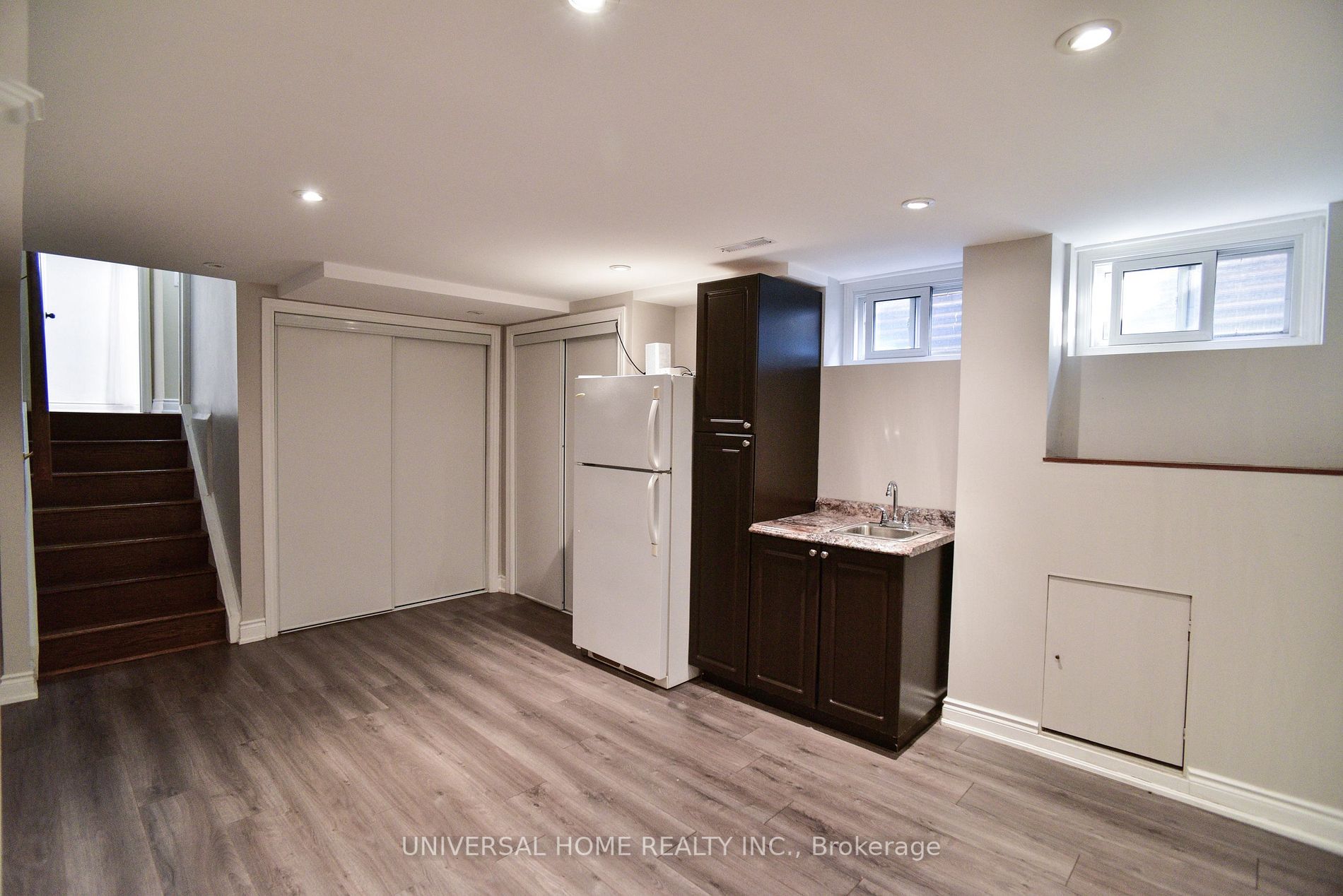 2068 Waycross Cres