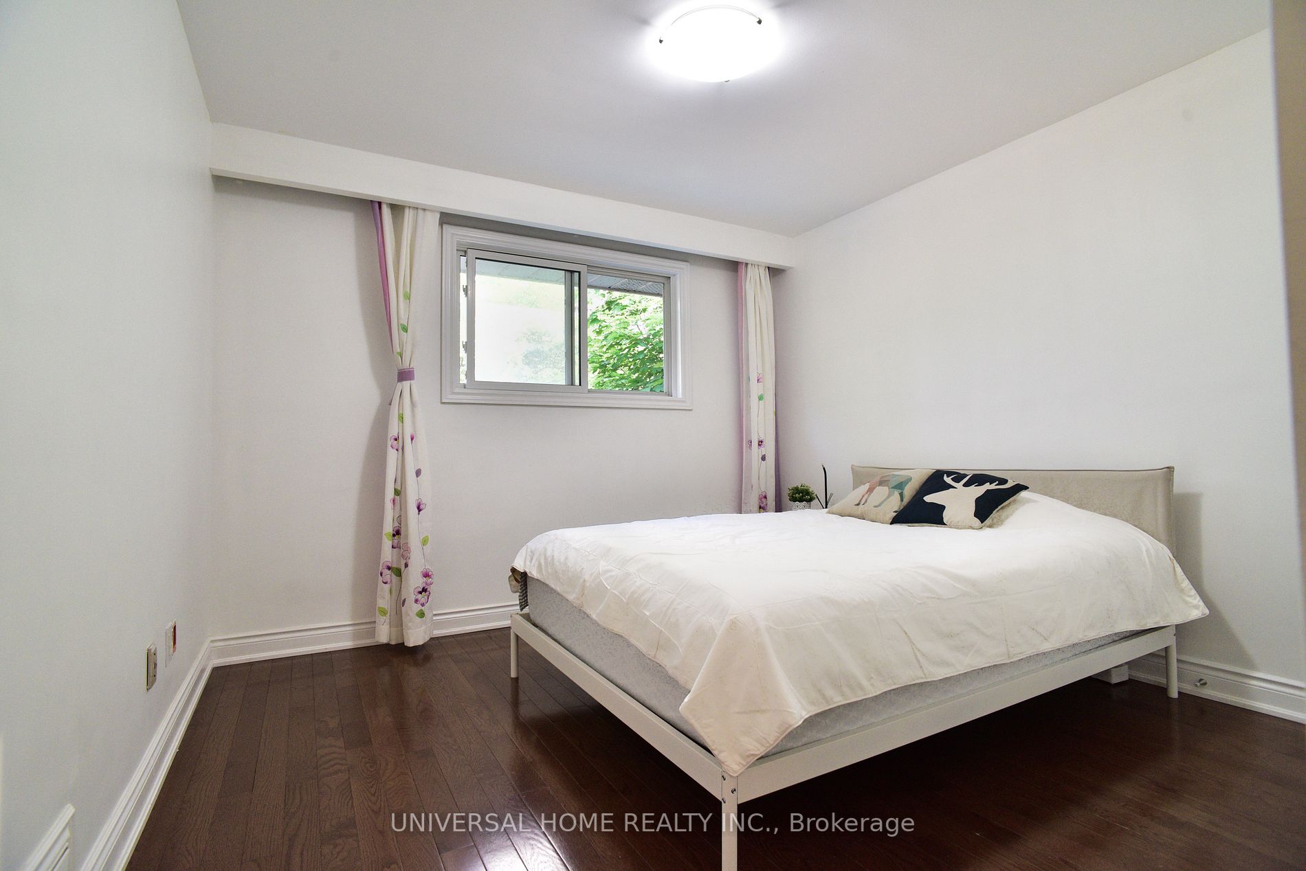 2068 Waycross Cres