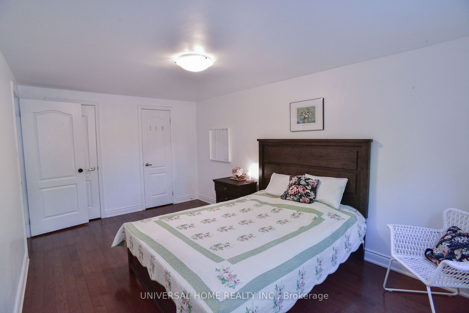2068 Waycross Cres