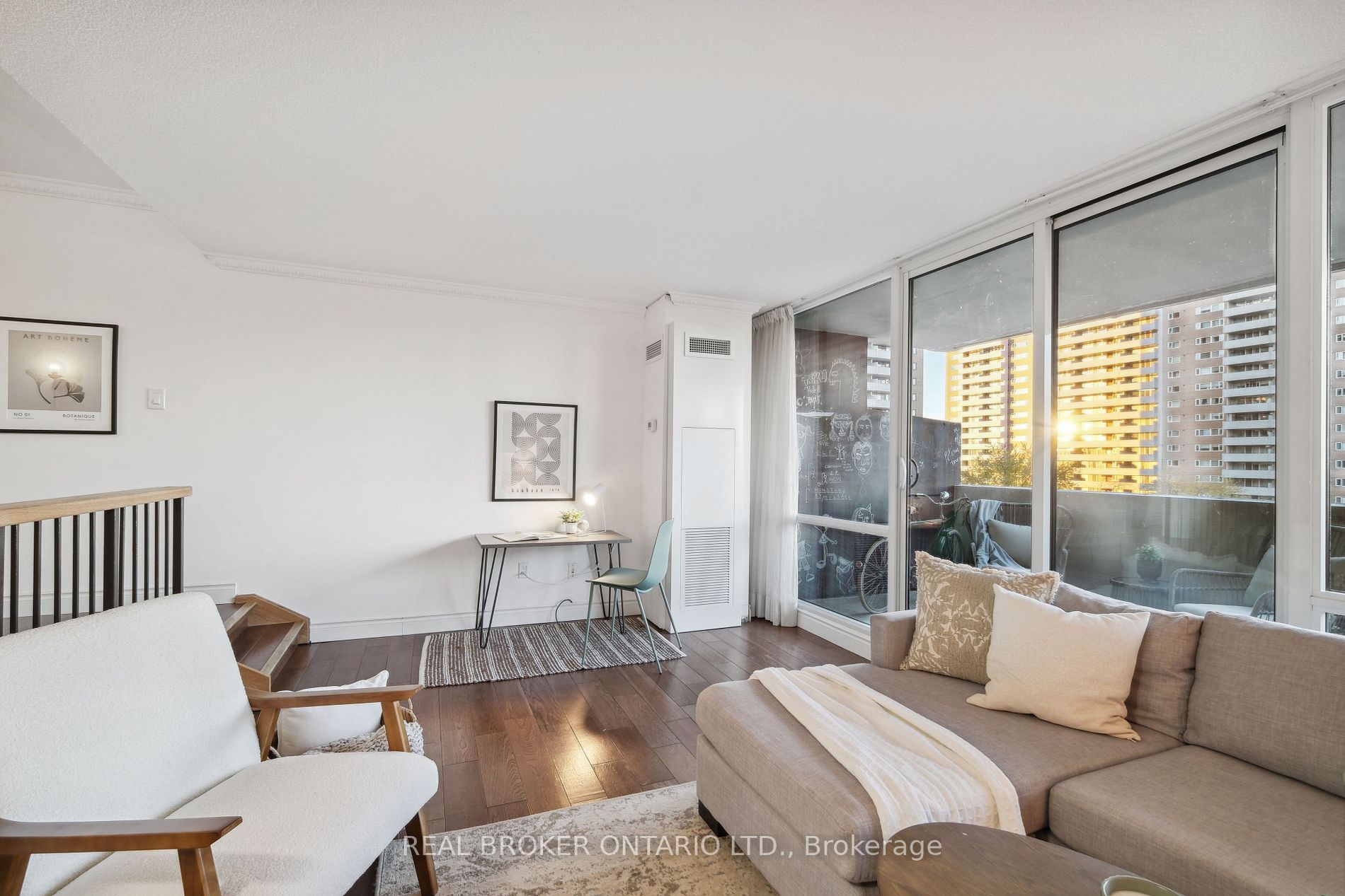 250 Scarlett Rd, #706