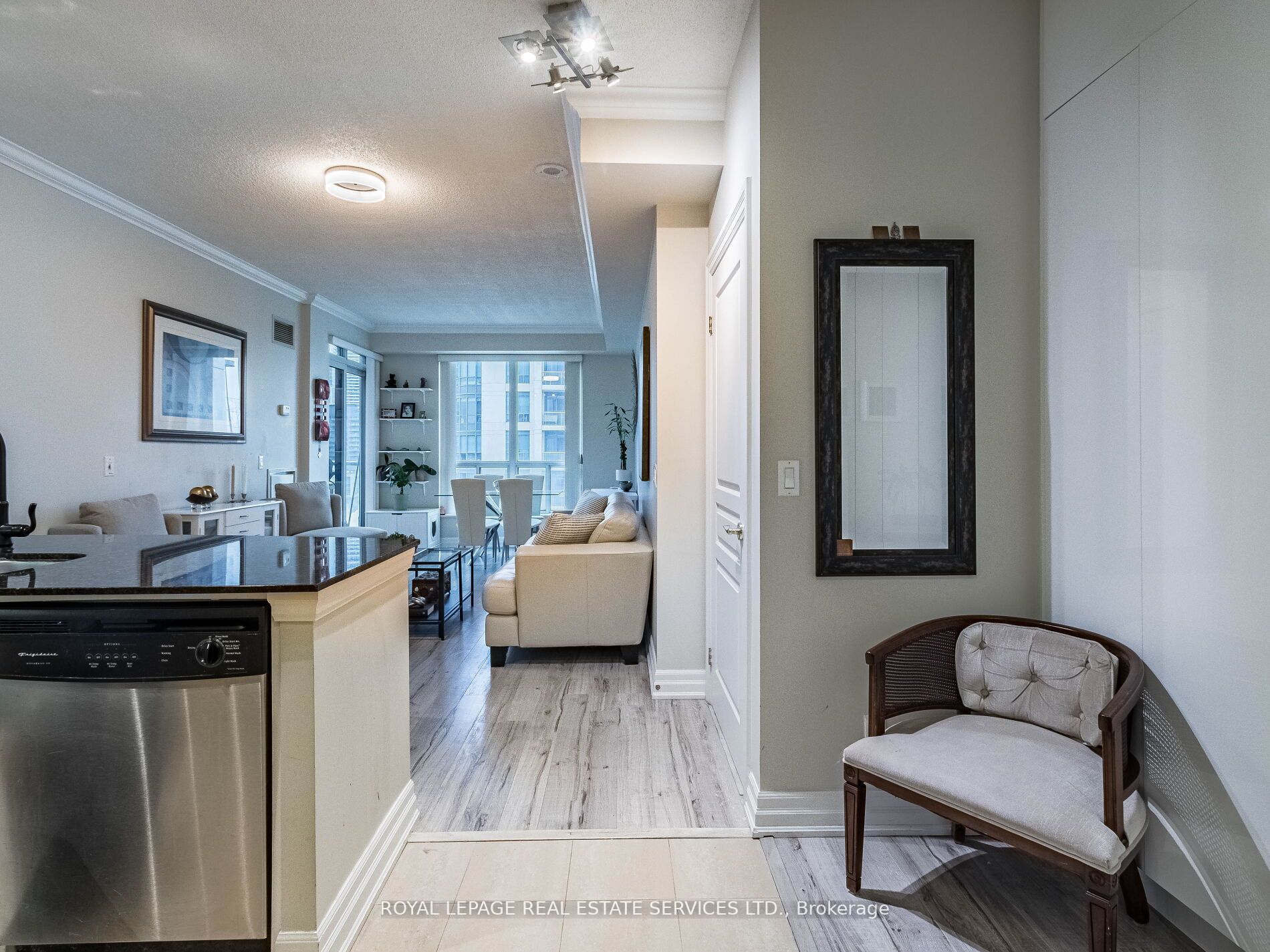 2083 Lake Shore Blvd W, #1113