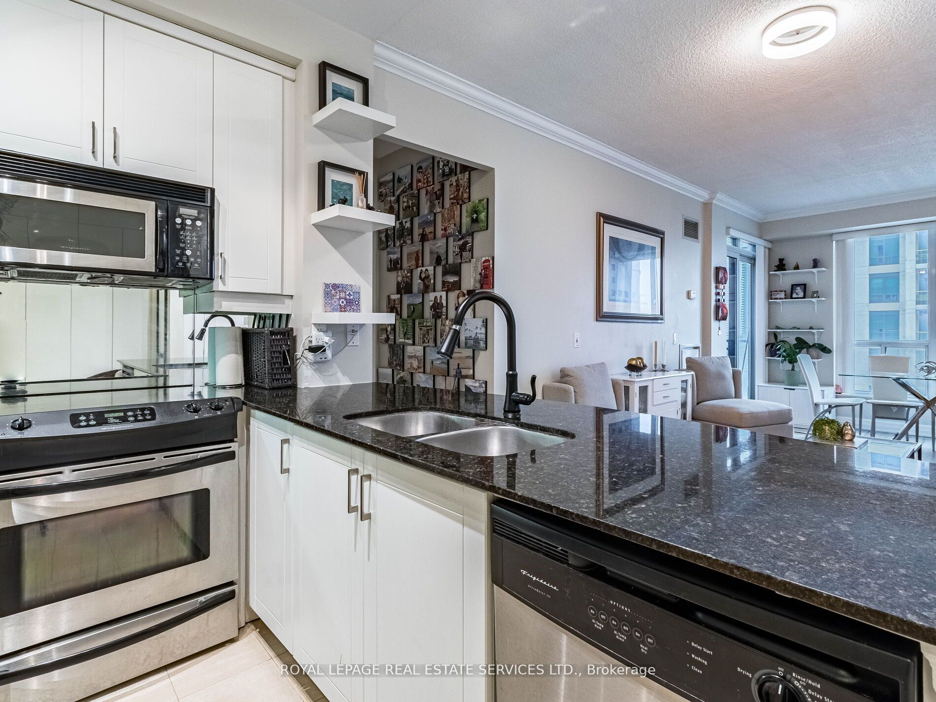 2083 Lake Shore Blvd W, #1113