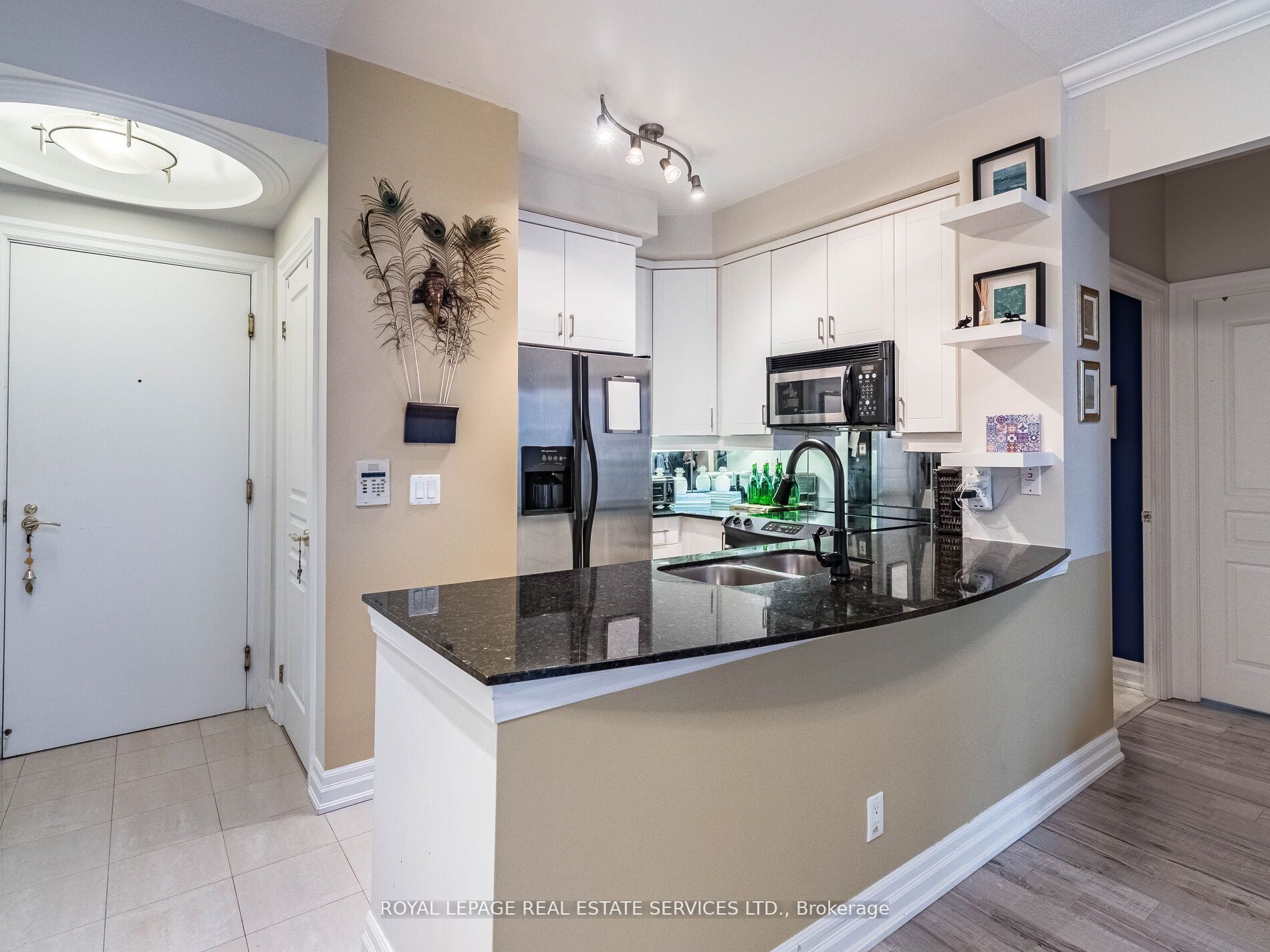 2083 Lake Shore Blvd W, #1113