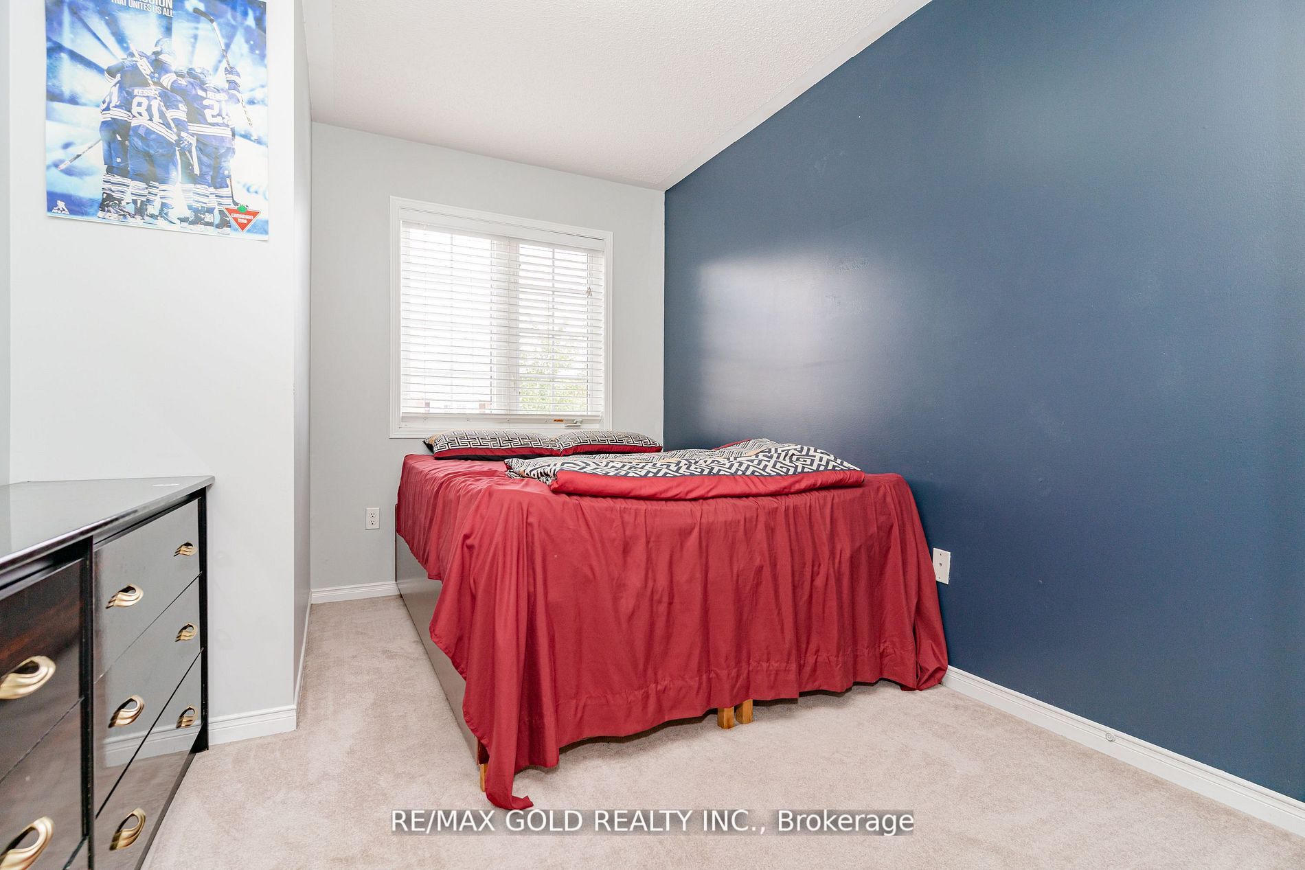 95 Crystalview Cres
