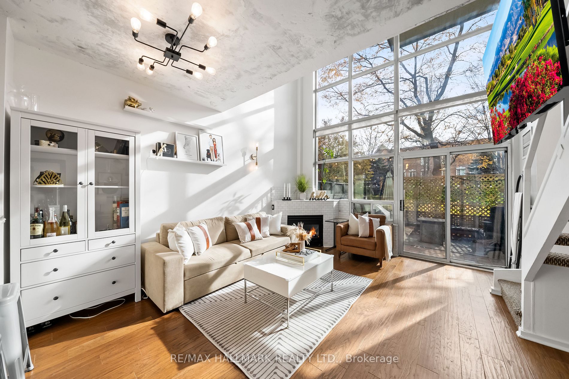 200 Manitoba St, #112