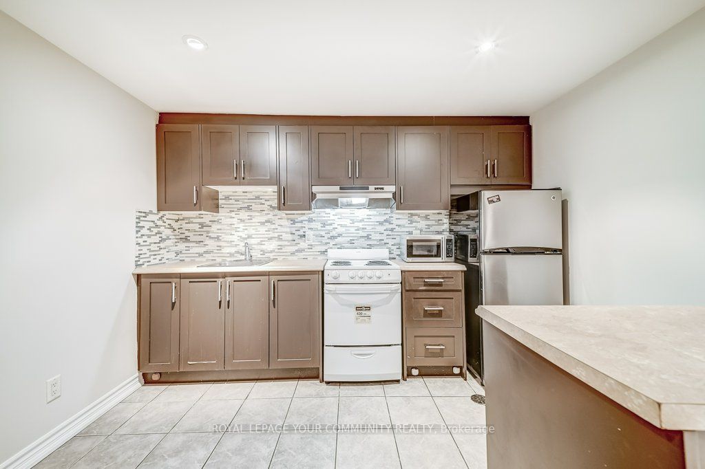 2127 Pashak Crt