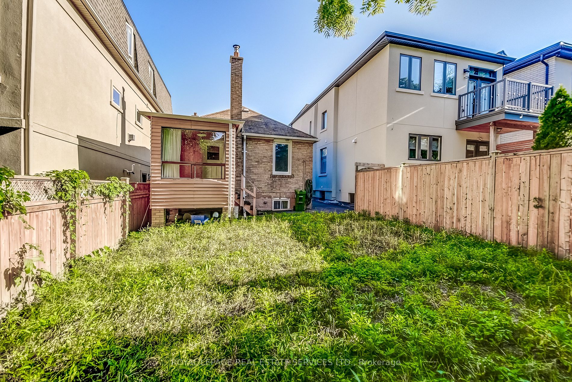 10 Marquis Ave