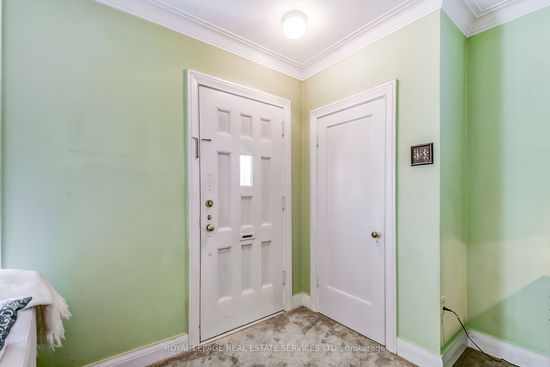 10 Marquis Ave