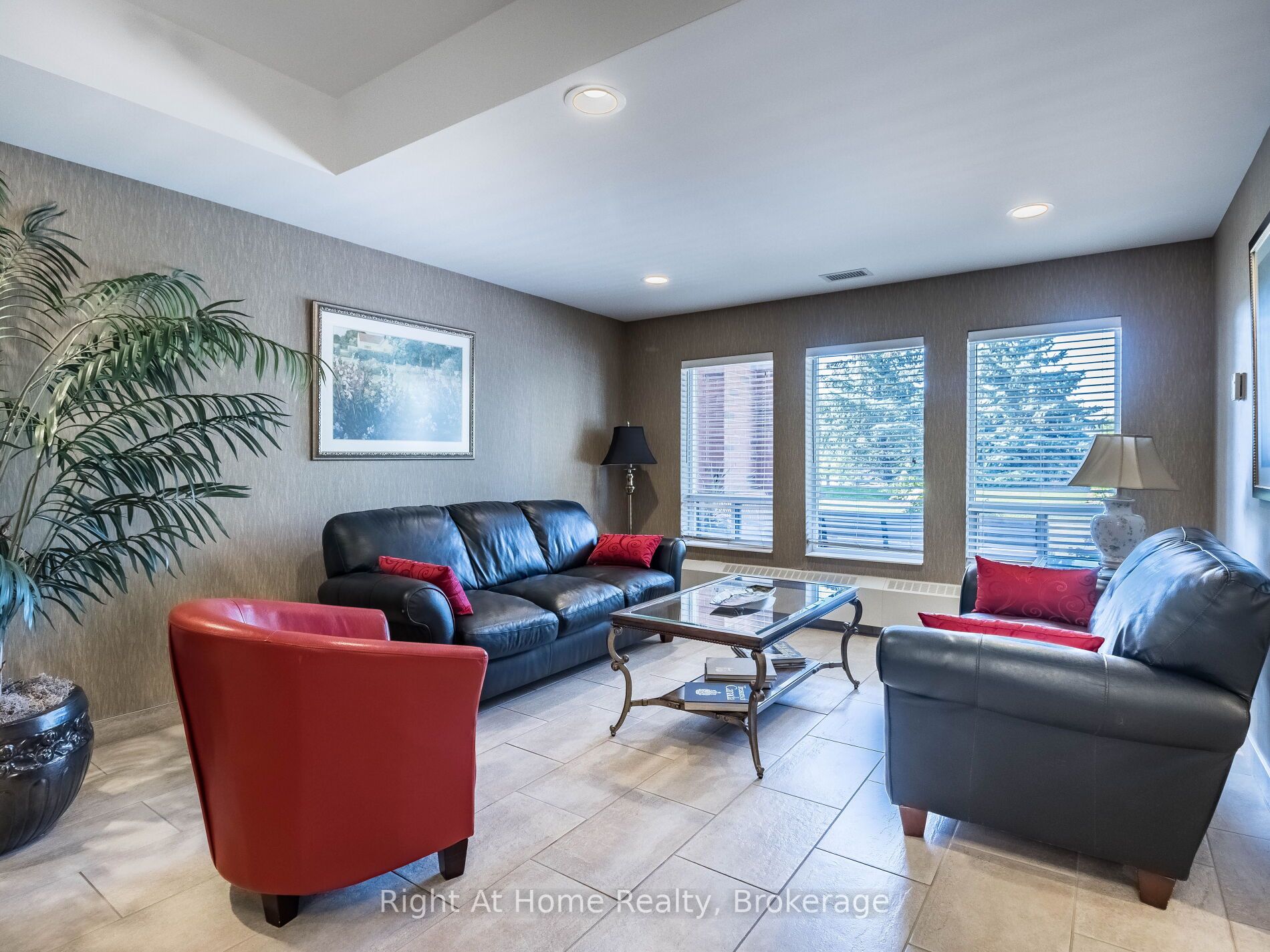 1499 Nottinghill Gate, #308