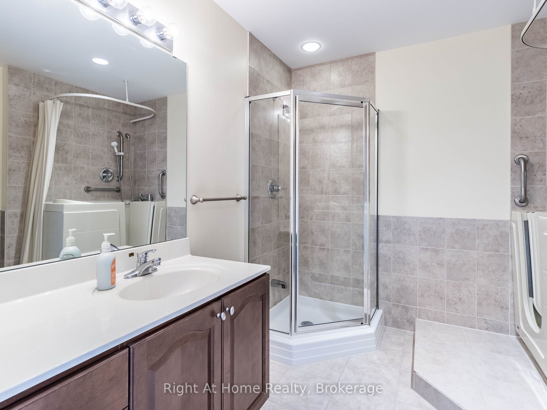 1499 Nottinghill Gate, #308
