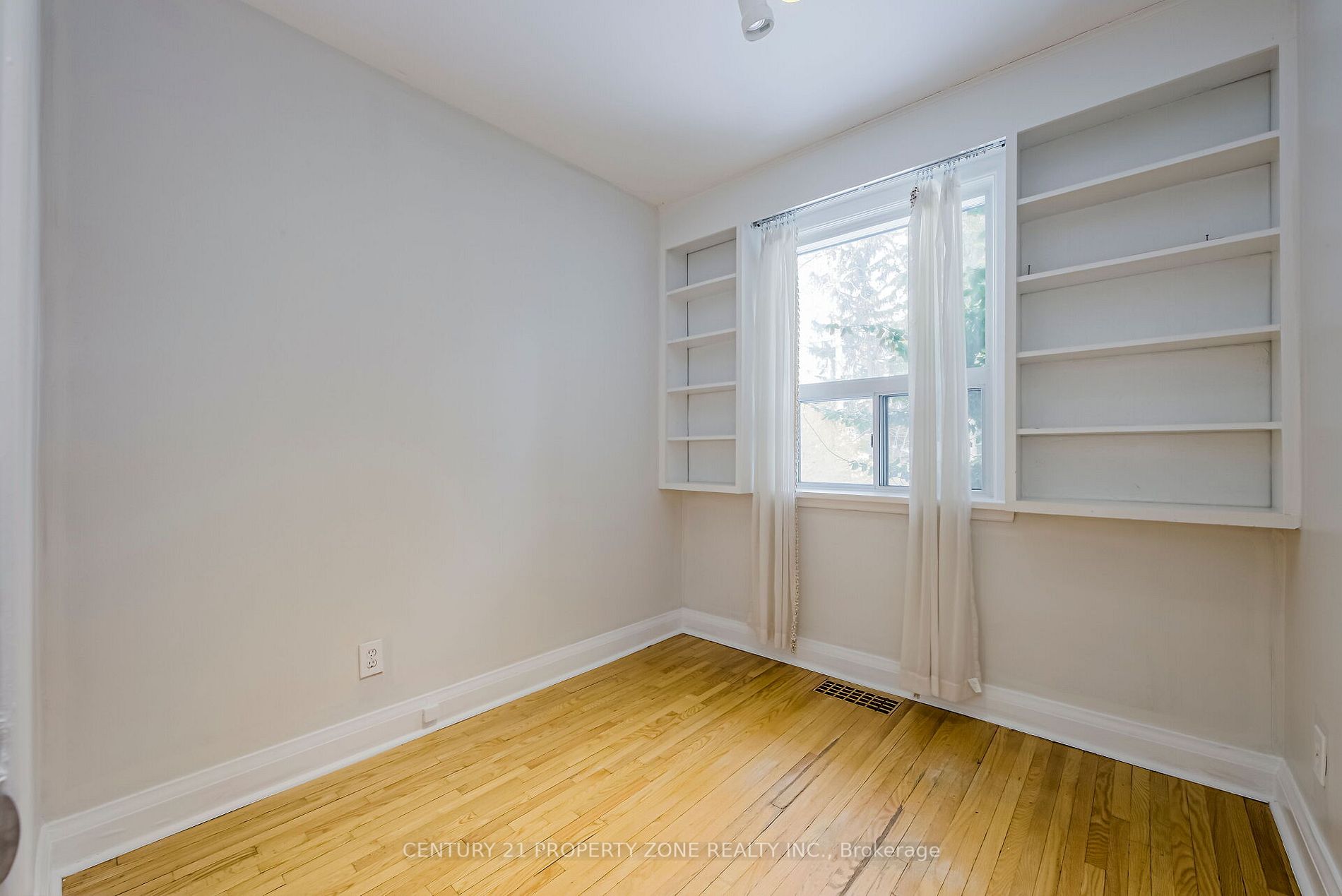 215 Briarhill Dr