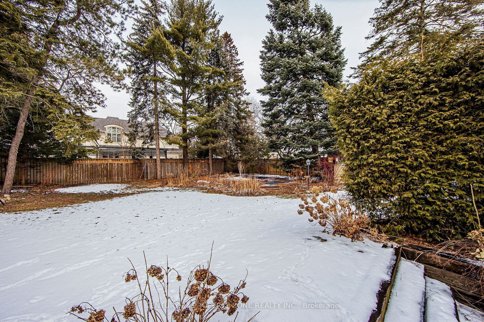 215 Briarhill Dr
