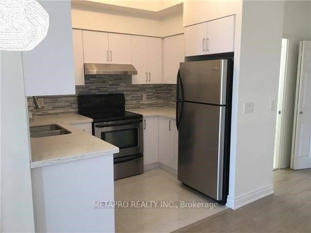 388 Prince Of Wales Dr, #405