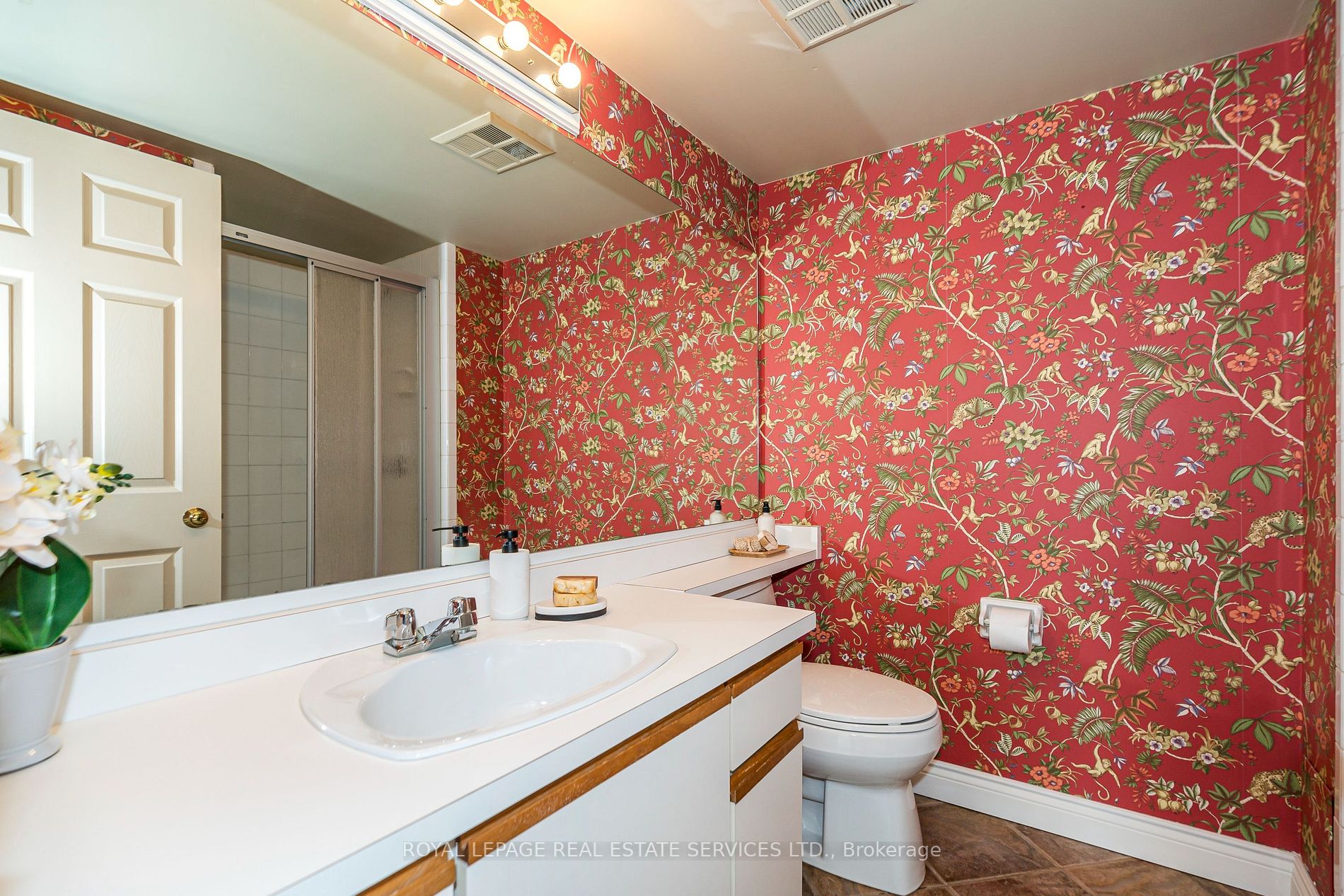 95 La Rose Ave, #306