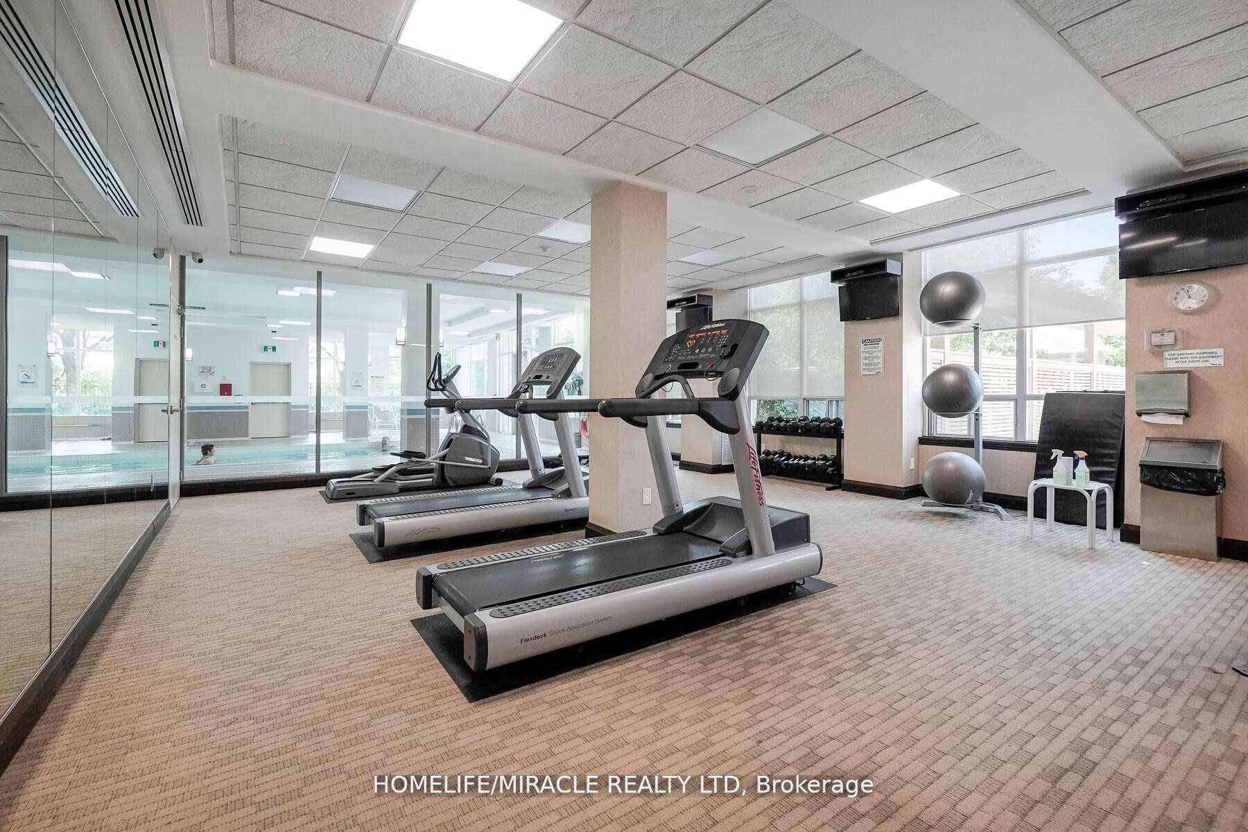 3504 Hurontario St, #3305