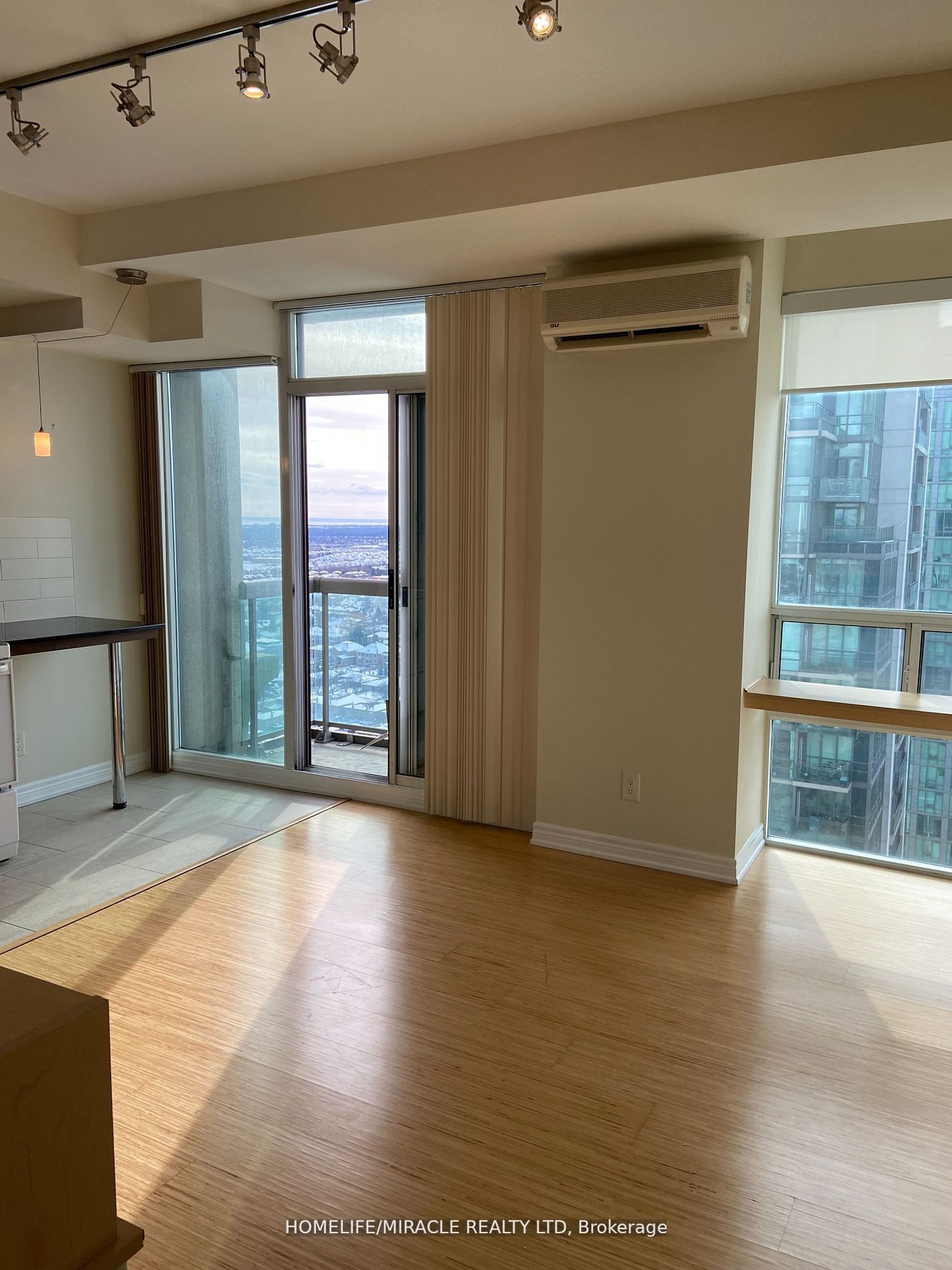 3504 Hurontario St, #3305