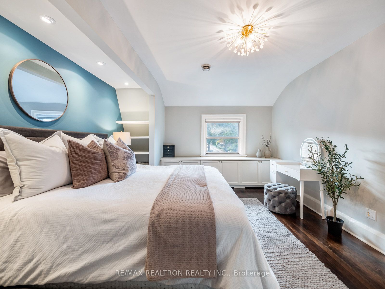 57 Glenholme Ave