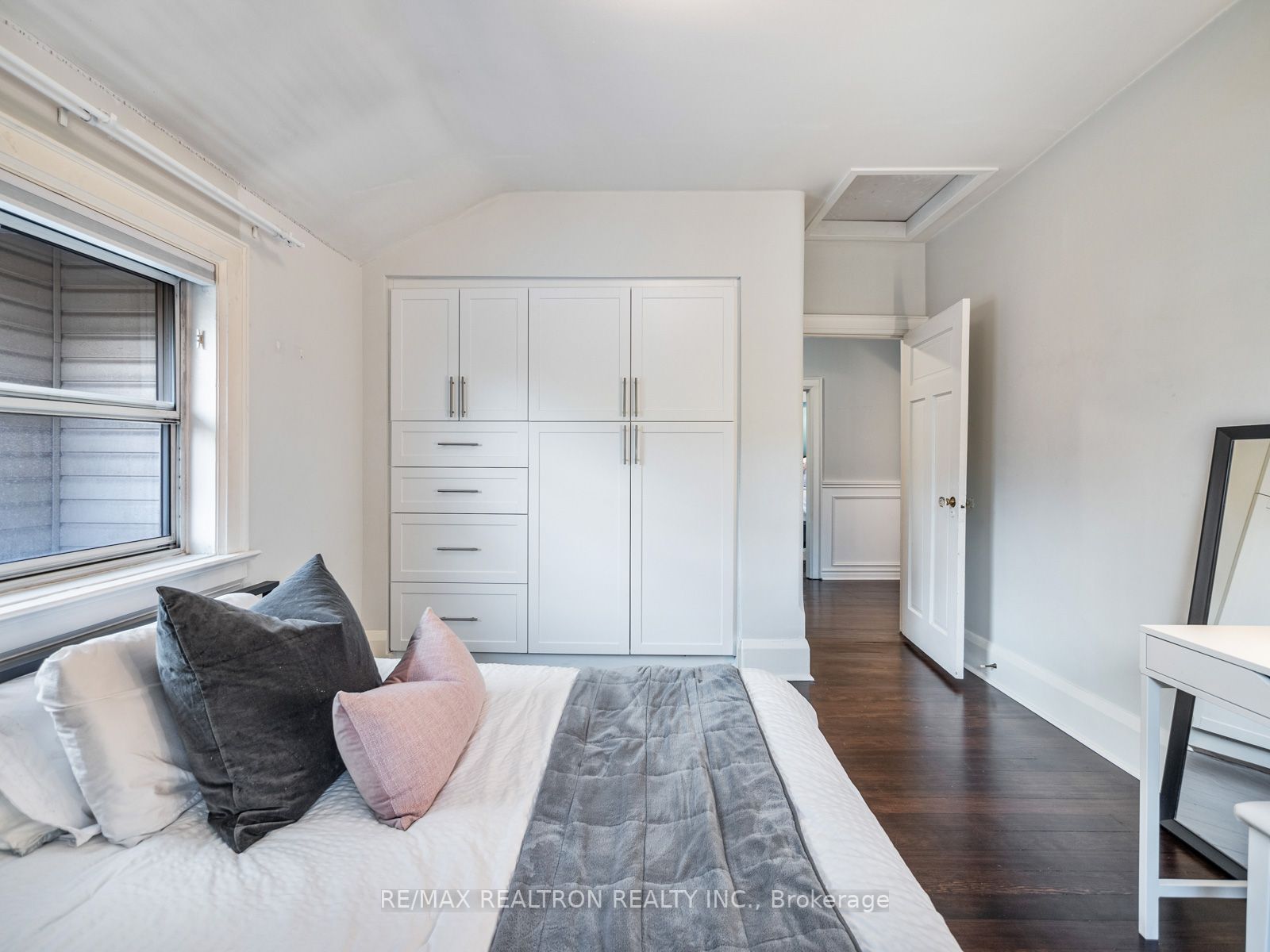 57 Glenholme Ave