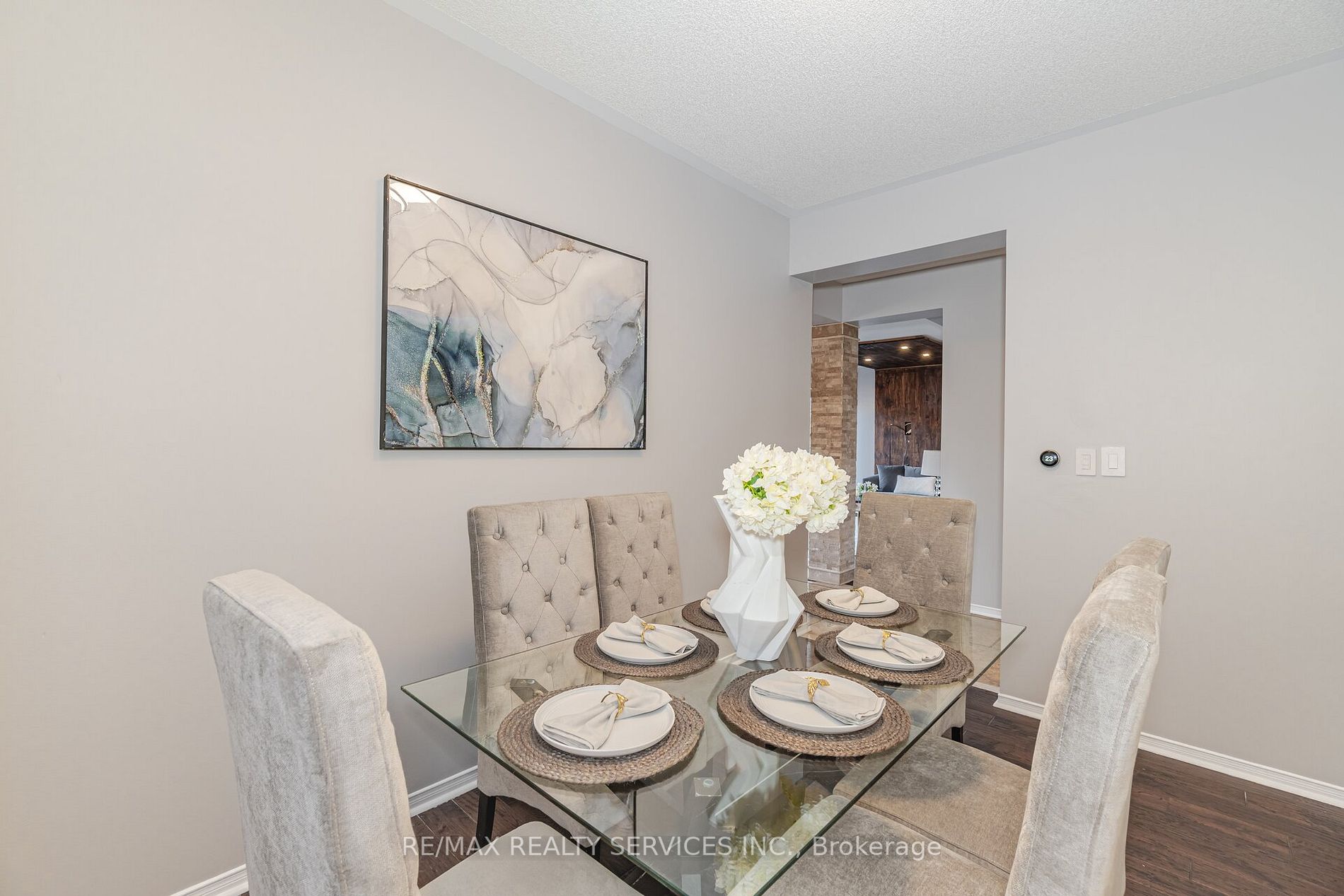 13 Cloverlawn St