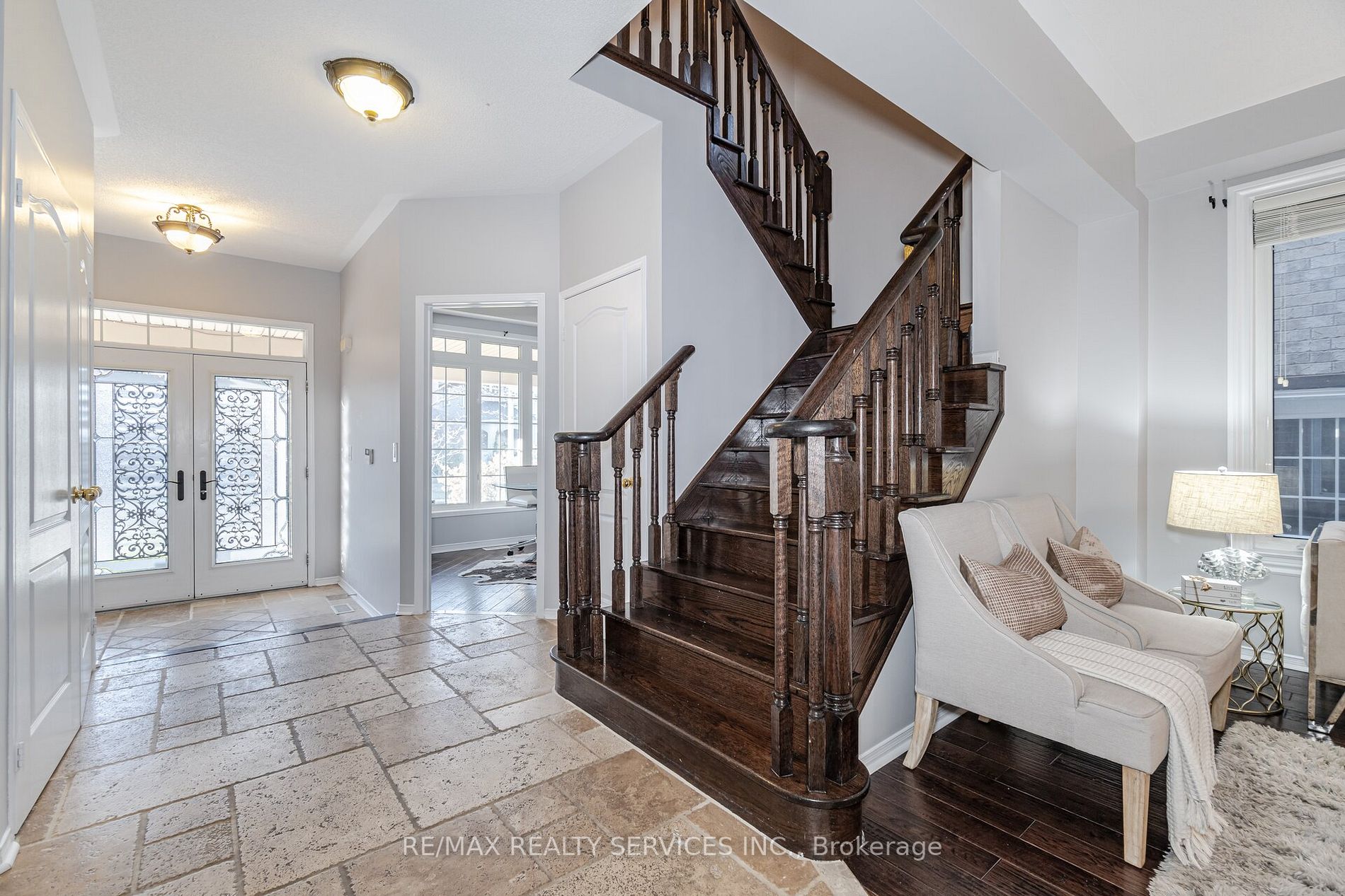 13 Cloverlawn St